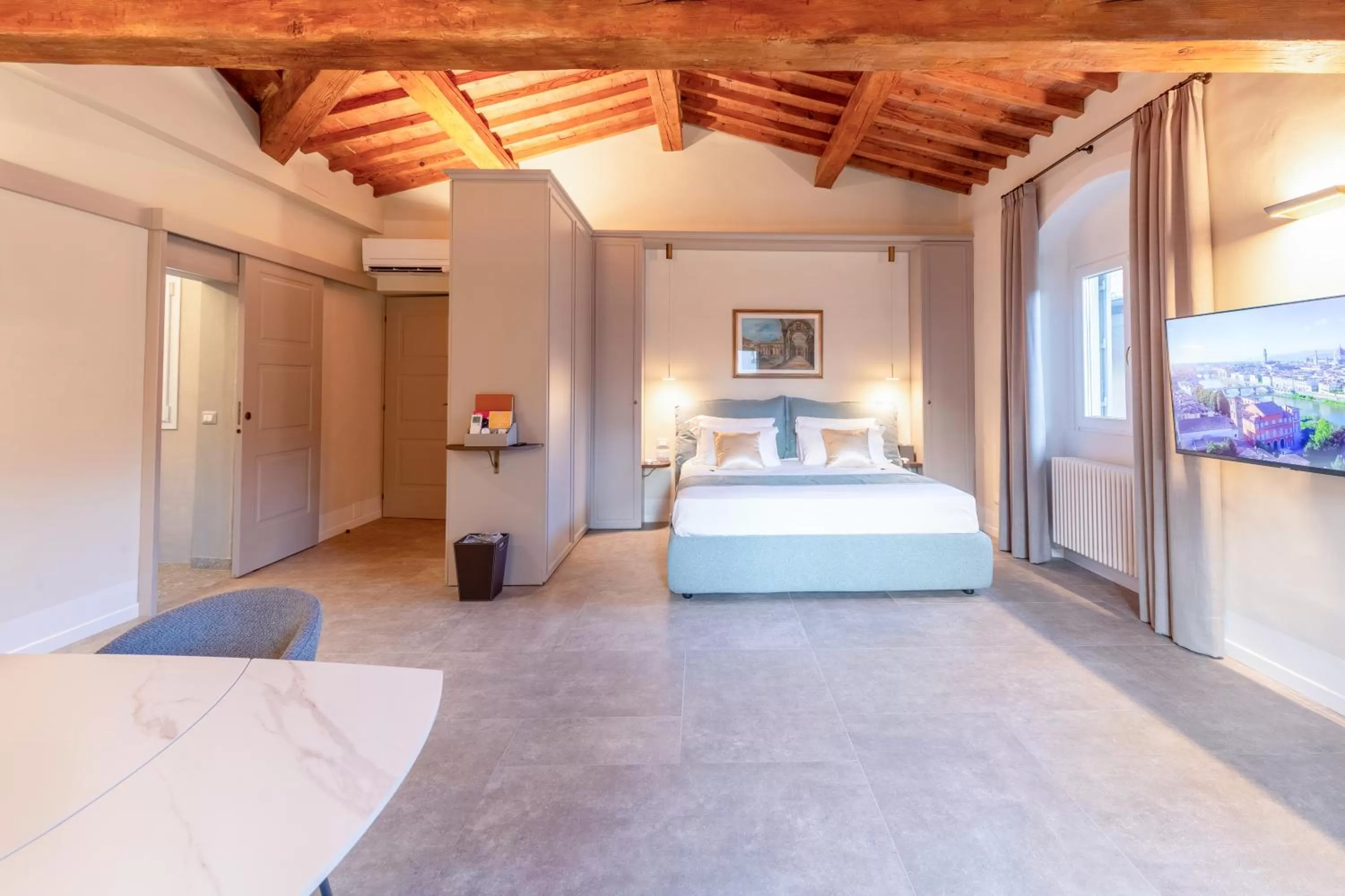 Bed in Dimora Le Torri - Boutique Luxury Suites in Florence Historic Centre - Adults Only