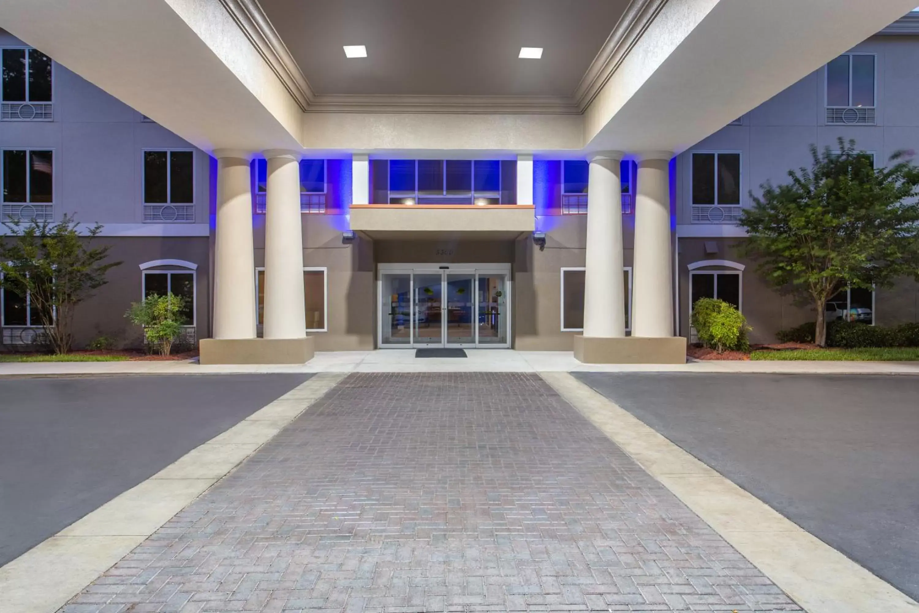 Property building in Holiday Inn Express Silver Springs - Ocala, an IHG Hotel