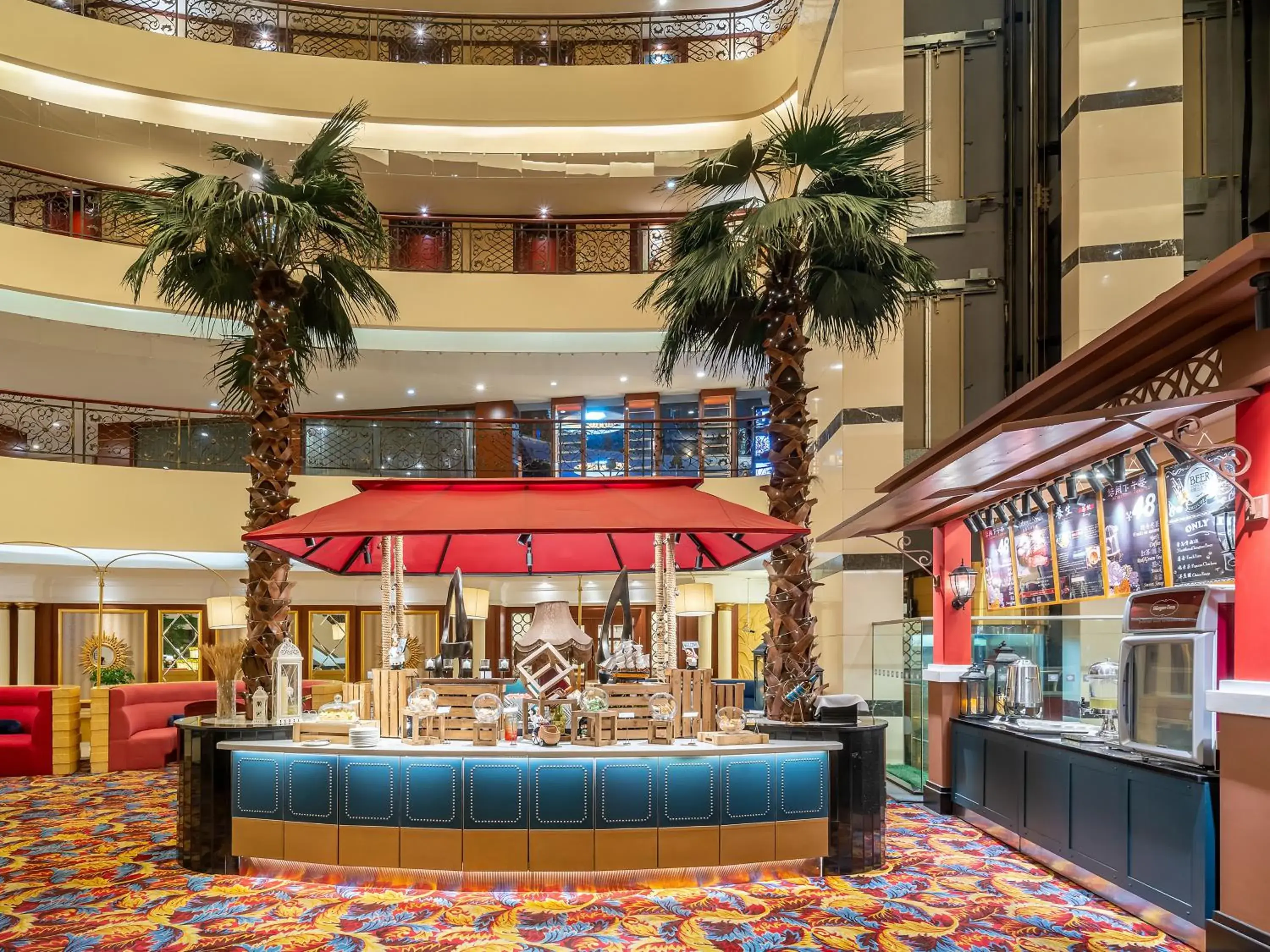 Lounge or bar in Wyndham Shanghai Hongqiao-Near NECC Lounge or bar in Wyndham Shanghai Hongqiao-Near NECC