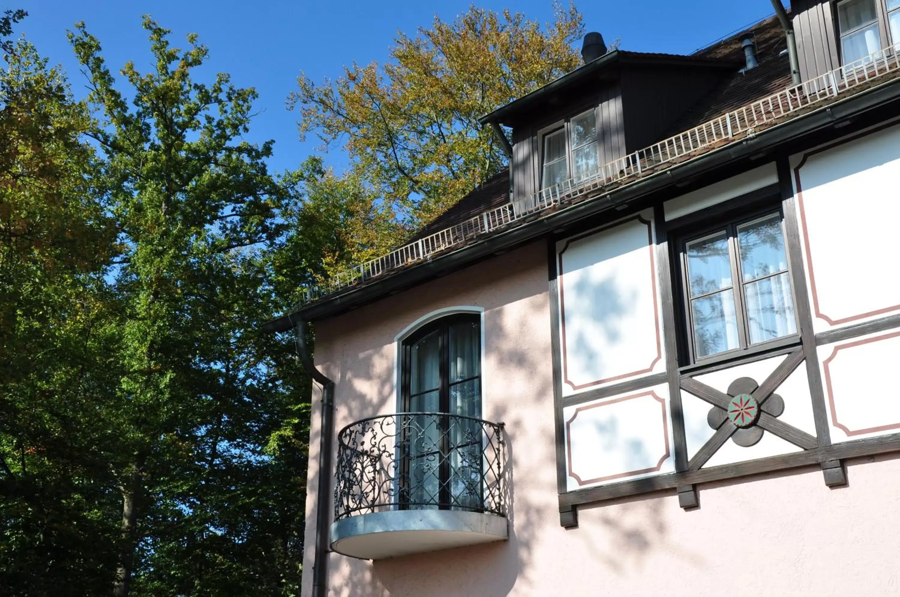 Facade/entrance, Property Building in relexa Waldhotel Schatten Stuttgart