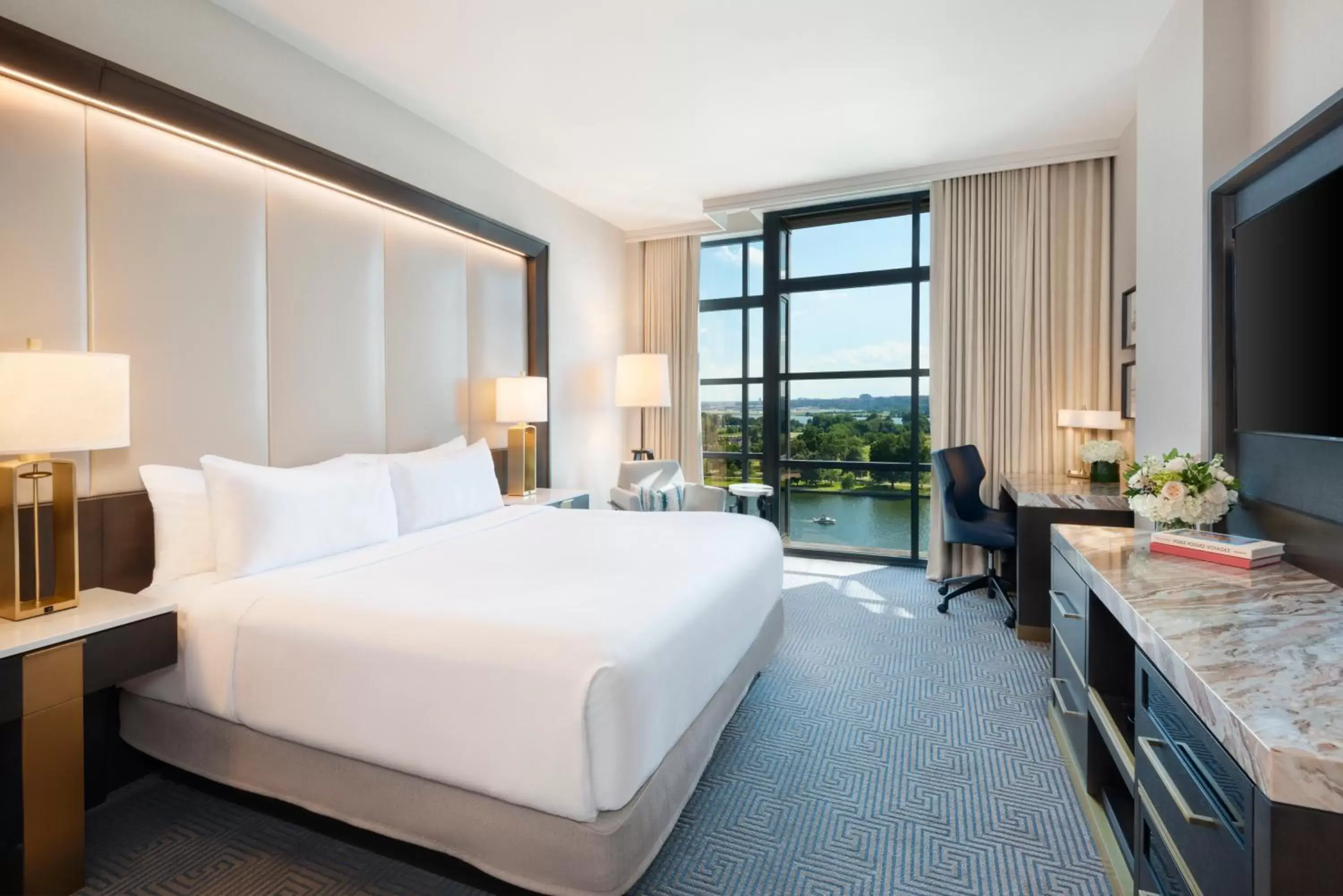 River view, Bed in InterContinental - Washington D.C. - The Wharf by IHG River view, Bed in InterContinental - Washington D.C. - The Wharf by IHG