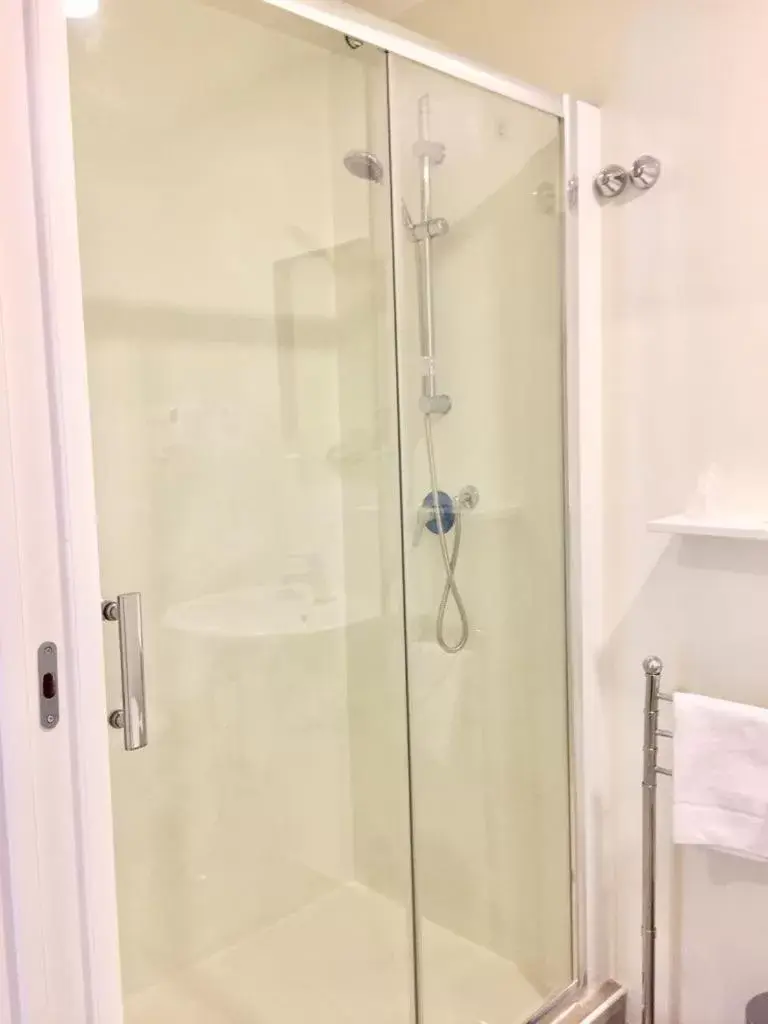 Bathroom in Academy Hotel