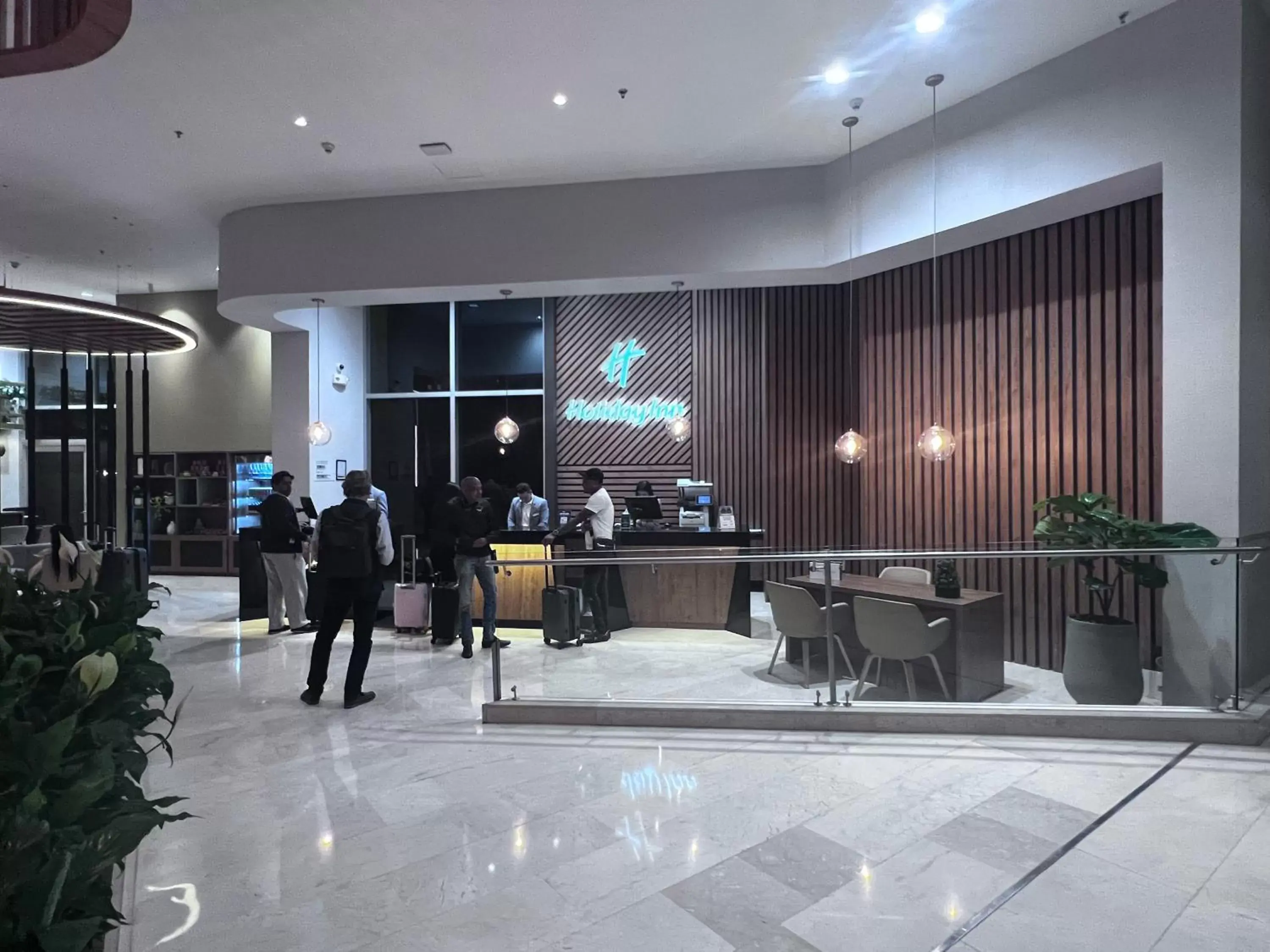 Lobby or reception, Restaurant/Places to Eat in Holiday Inn Bogota Airport, an IHG Hotel