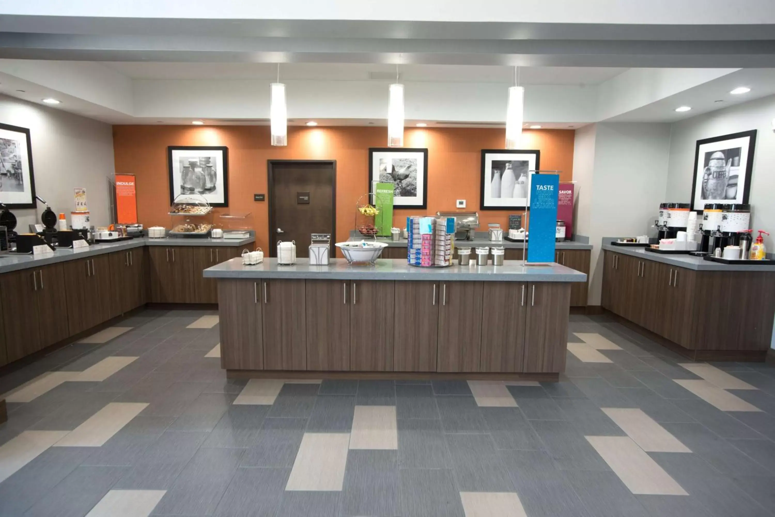 Dining area, Restaurant/Places to Eat in Hampton Inn & Suites Stillwater West
