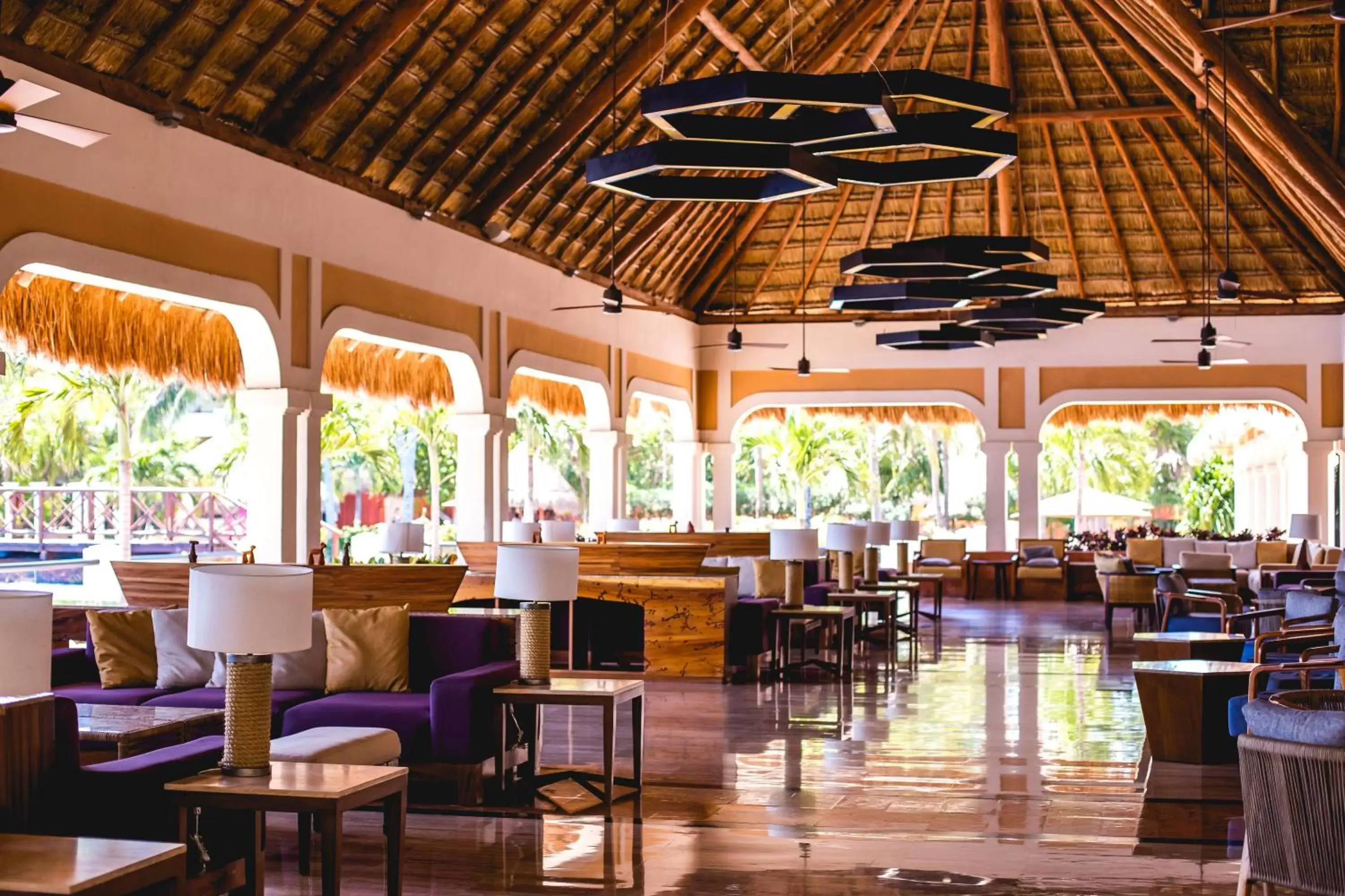 Lobby or reception, Restaurant/Places to Eat in Dreams Sapphire Resort & Spa