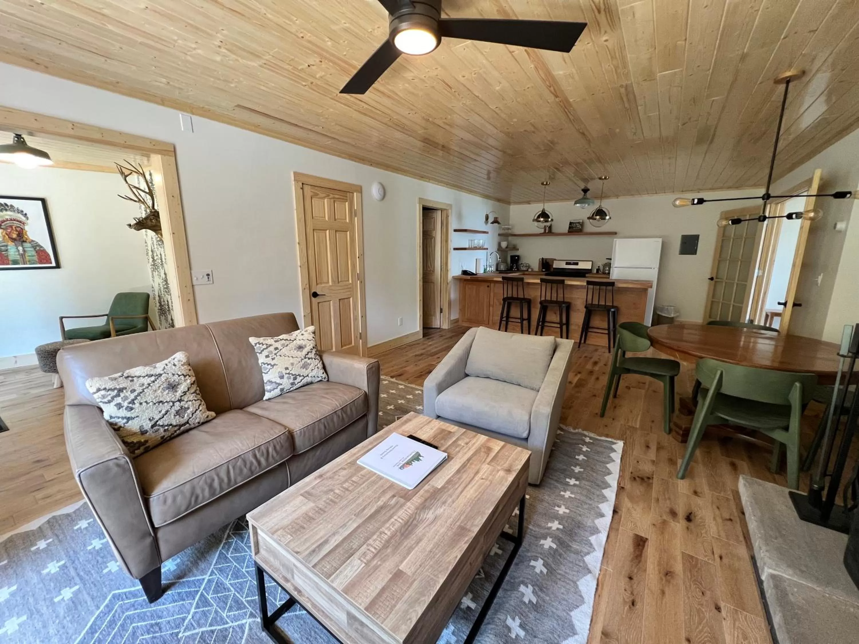 Family Suite in Thomsonite Inn on Lake Superior