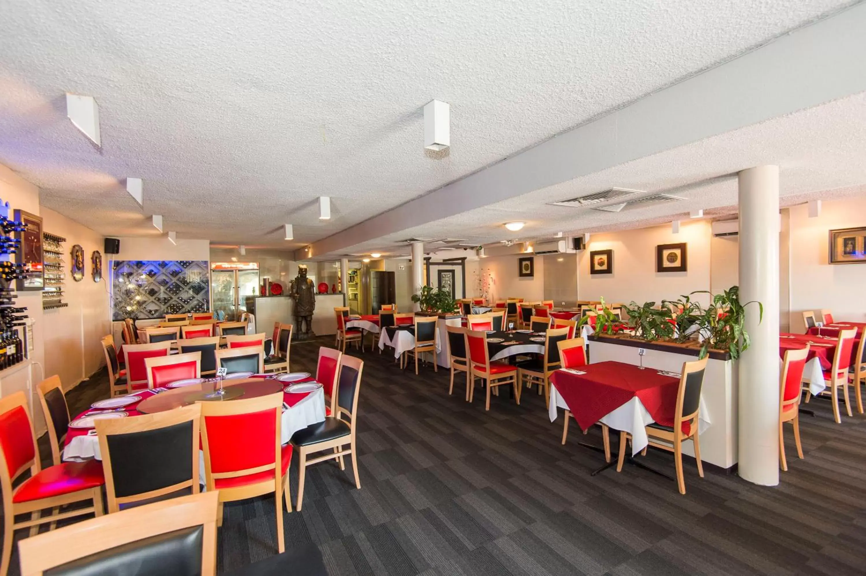 Restaurant/Places to Eat in Coral Sands Motel