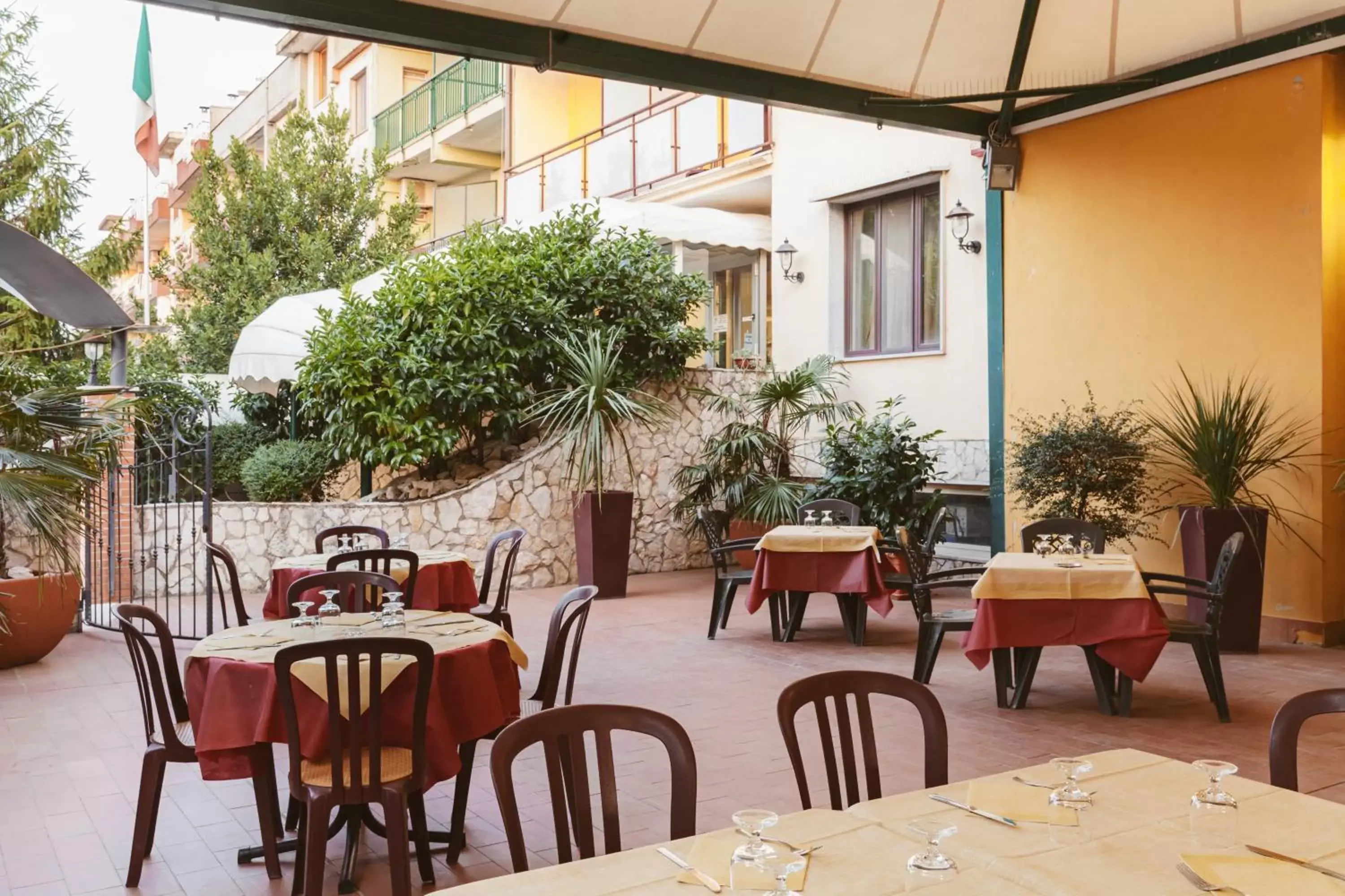 Restaurant/Places to Eat in Hotel Villa Del Sorriso