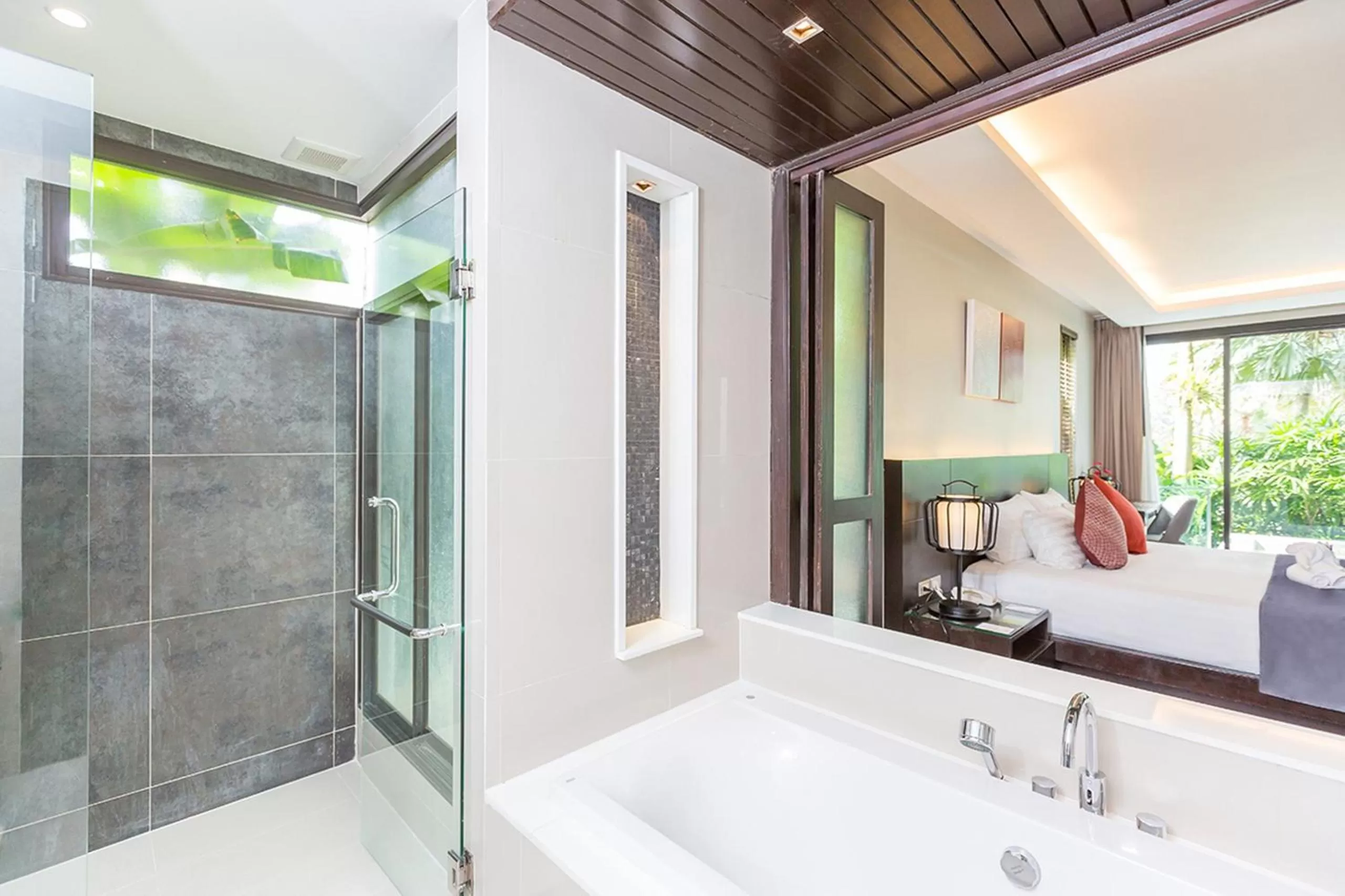 Bathroom, Bed in Wyndham Sea Pearl Resort, Phuket