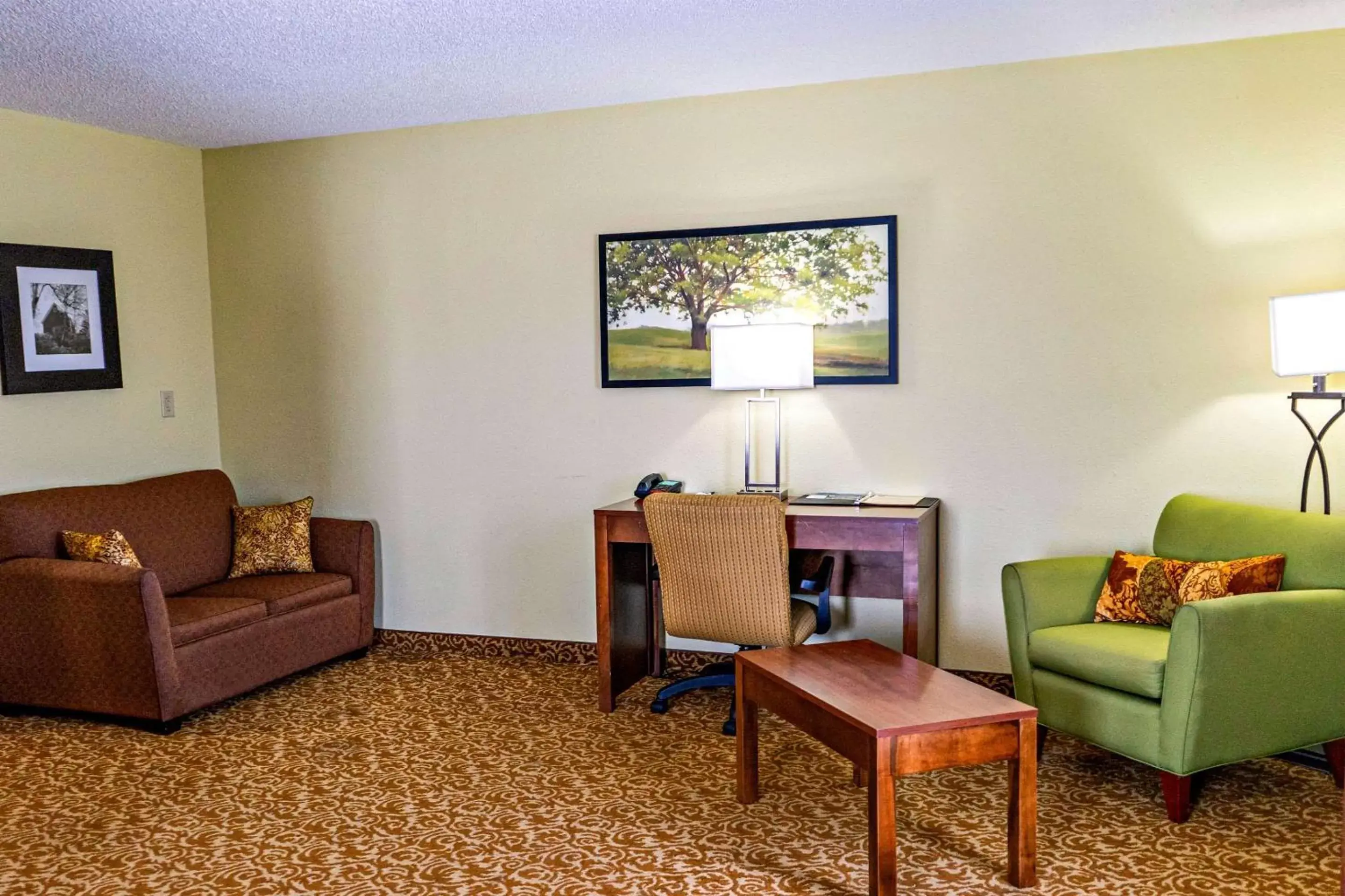Photo of the whole room, Seating Area in Quality Inn Whiteville North