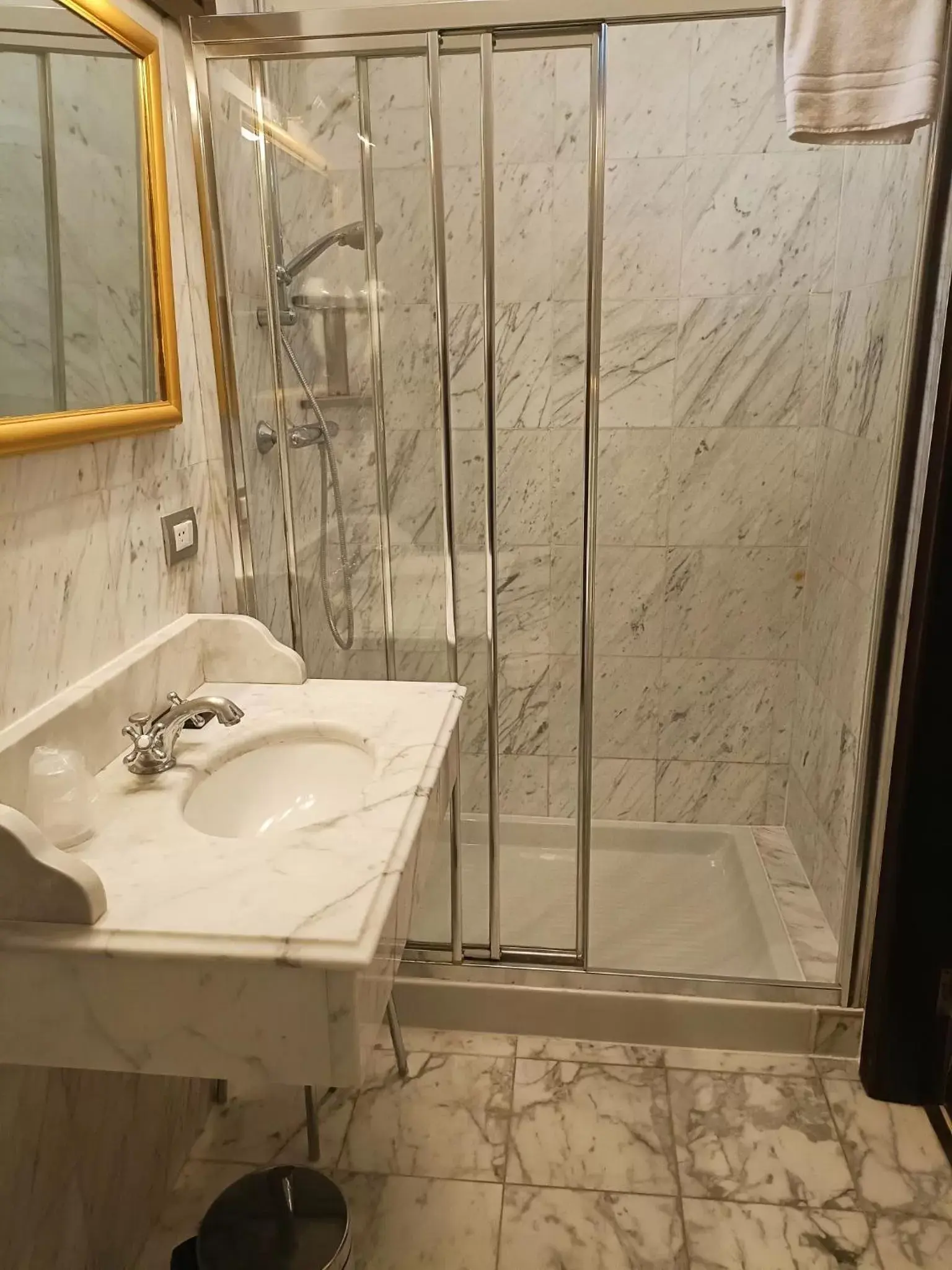 Bathroom in Palazzo Paruta & Wellness Suites
