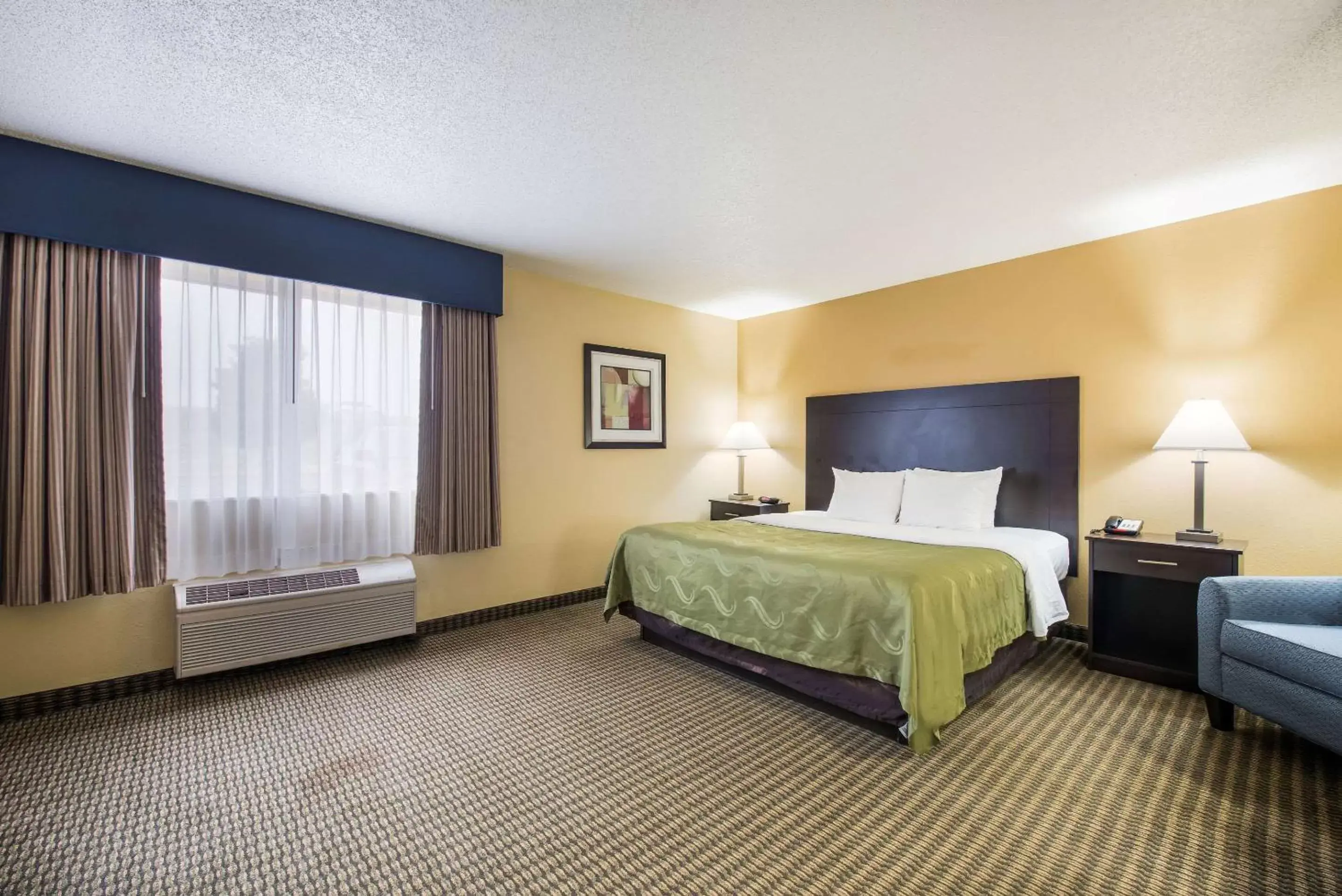 Photo of the whole room, Bed in Quality Inn & Suites Menomonie