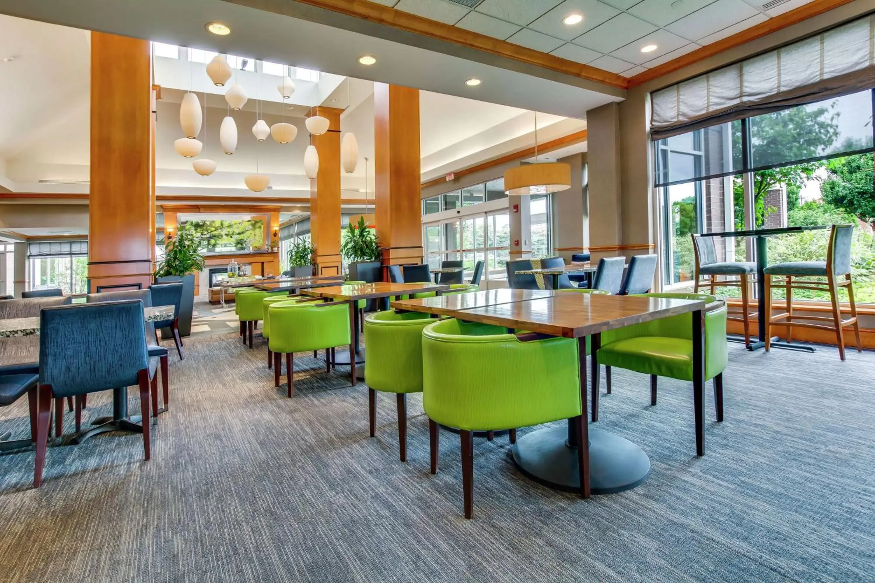 Restaurant/places to eat in Hilton Garden Inn Louisville Airport