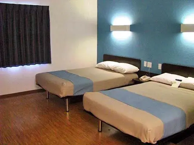 Bedroom, Bed in Motel 6-Cedar Park, TX