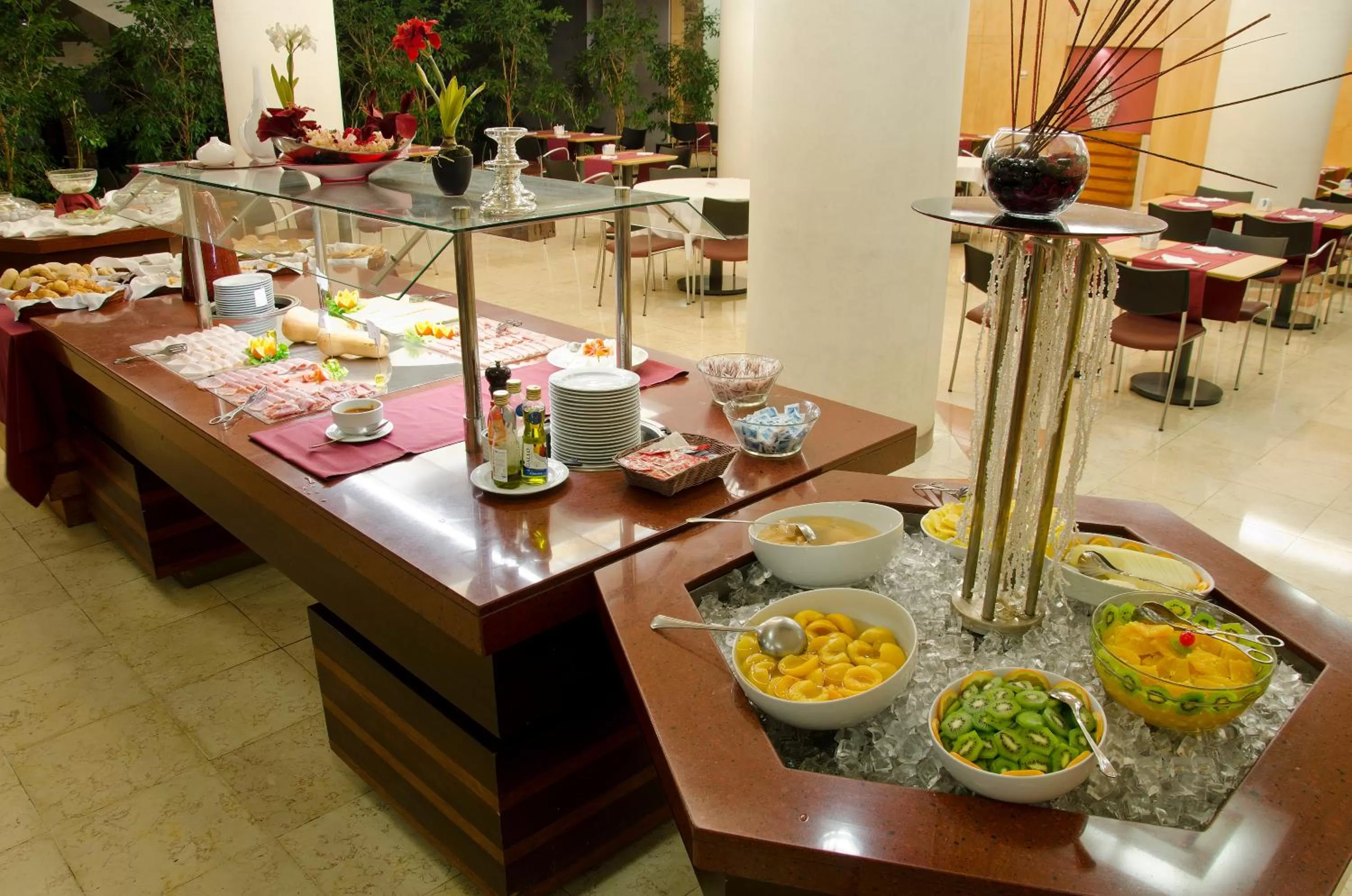 Restaurant/places to eat in VIP Executive Entrecampos Hotel & Conference