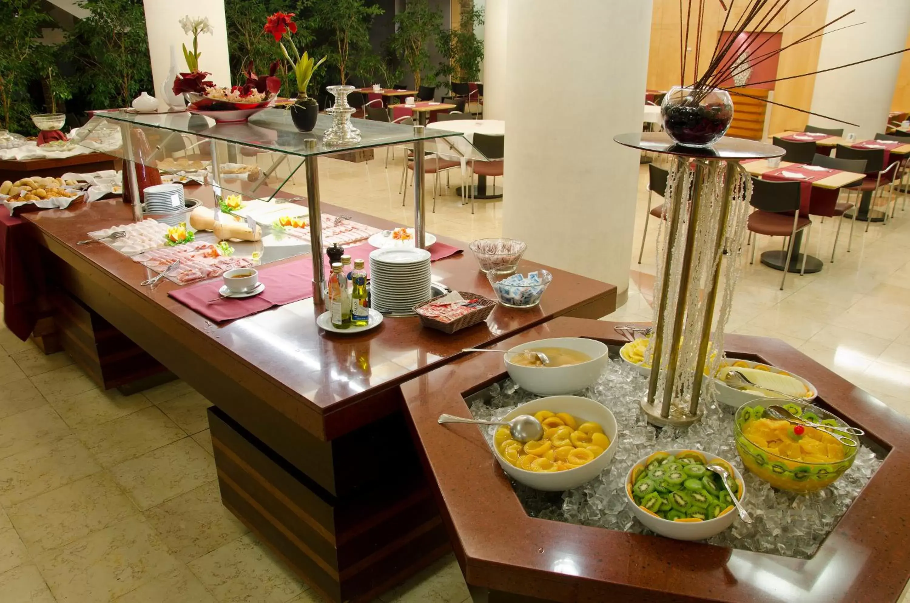 Restaurant/places to eat in VIP Executive Entrecampos Hotel