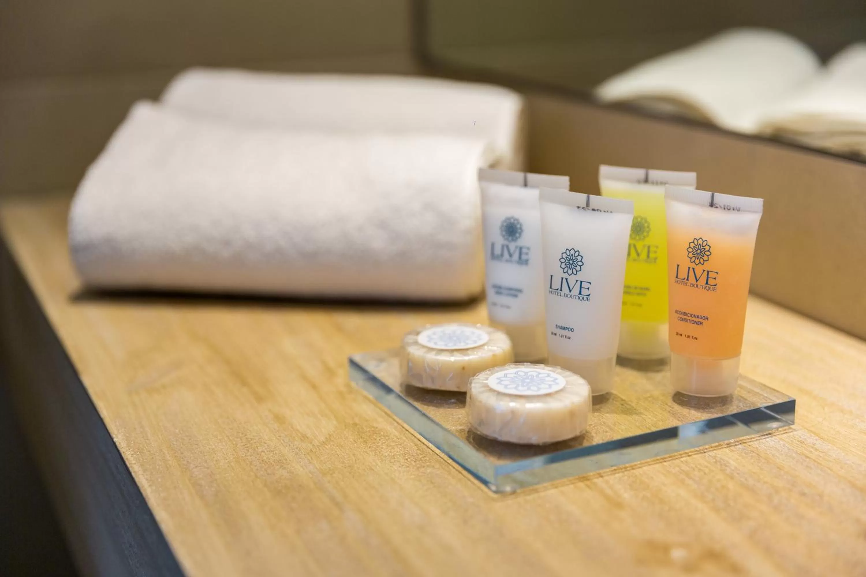 Bathroom, Bed in Live Hotel Boutique (Adults only)