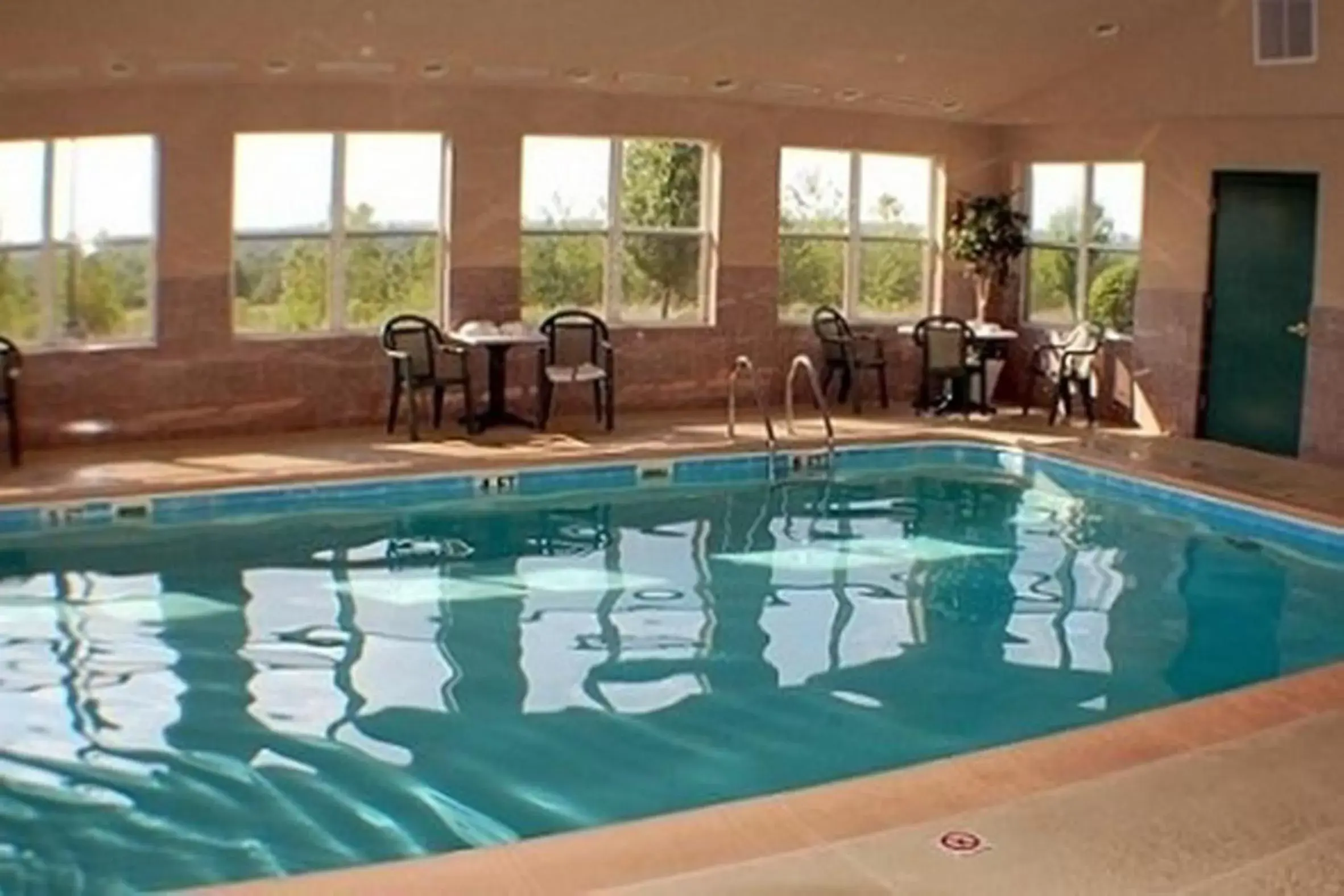 Swimming Pool in Country Inn & Suites by Radisson, Frackville (Pottsville), PA