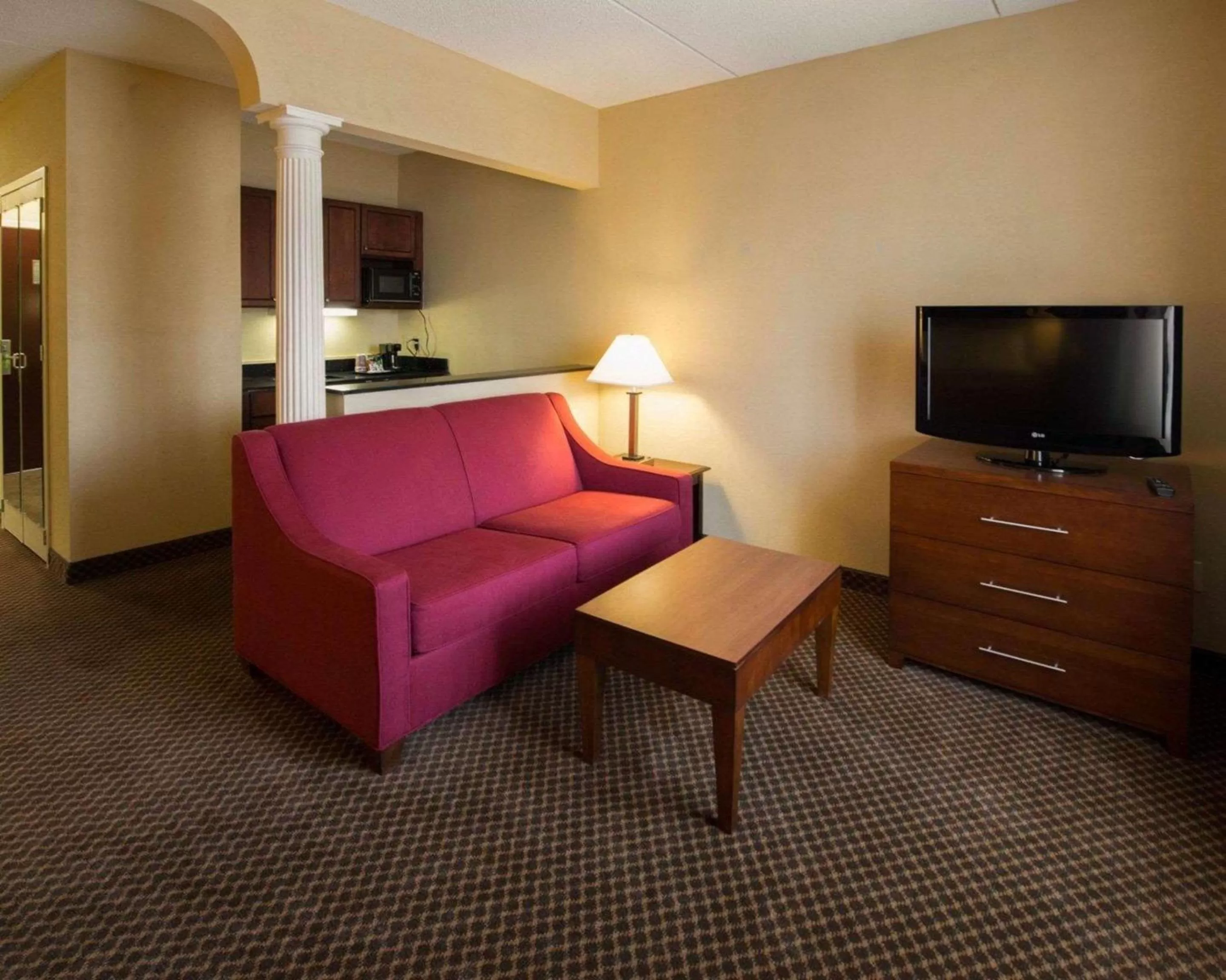 Photo of the whole room in Comfort Inn & Suites Morganton South