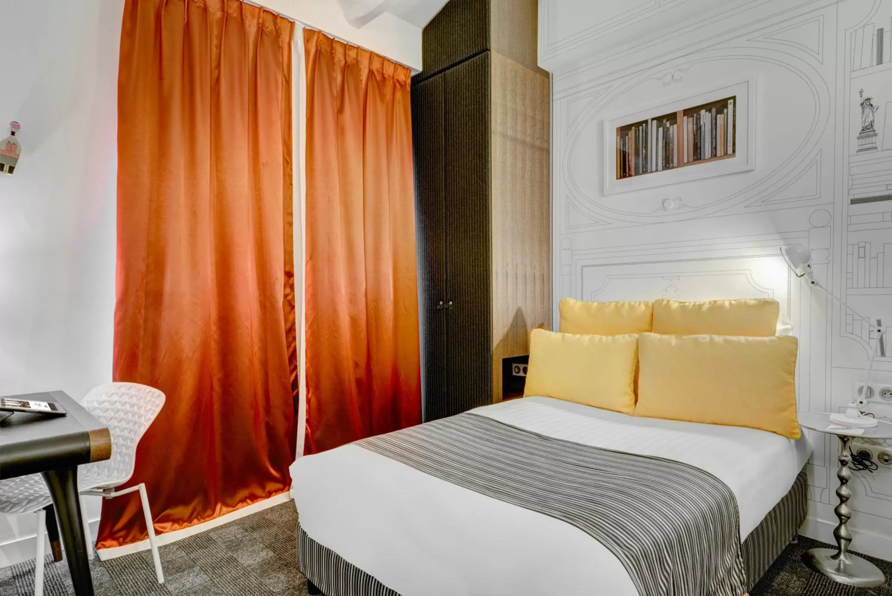 Bedroom, Bed in Hotel Joyce - Astotel