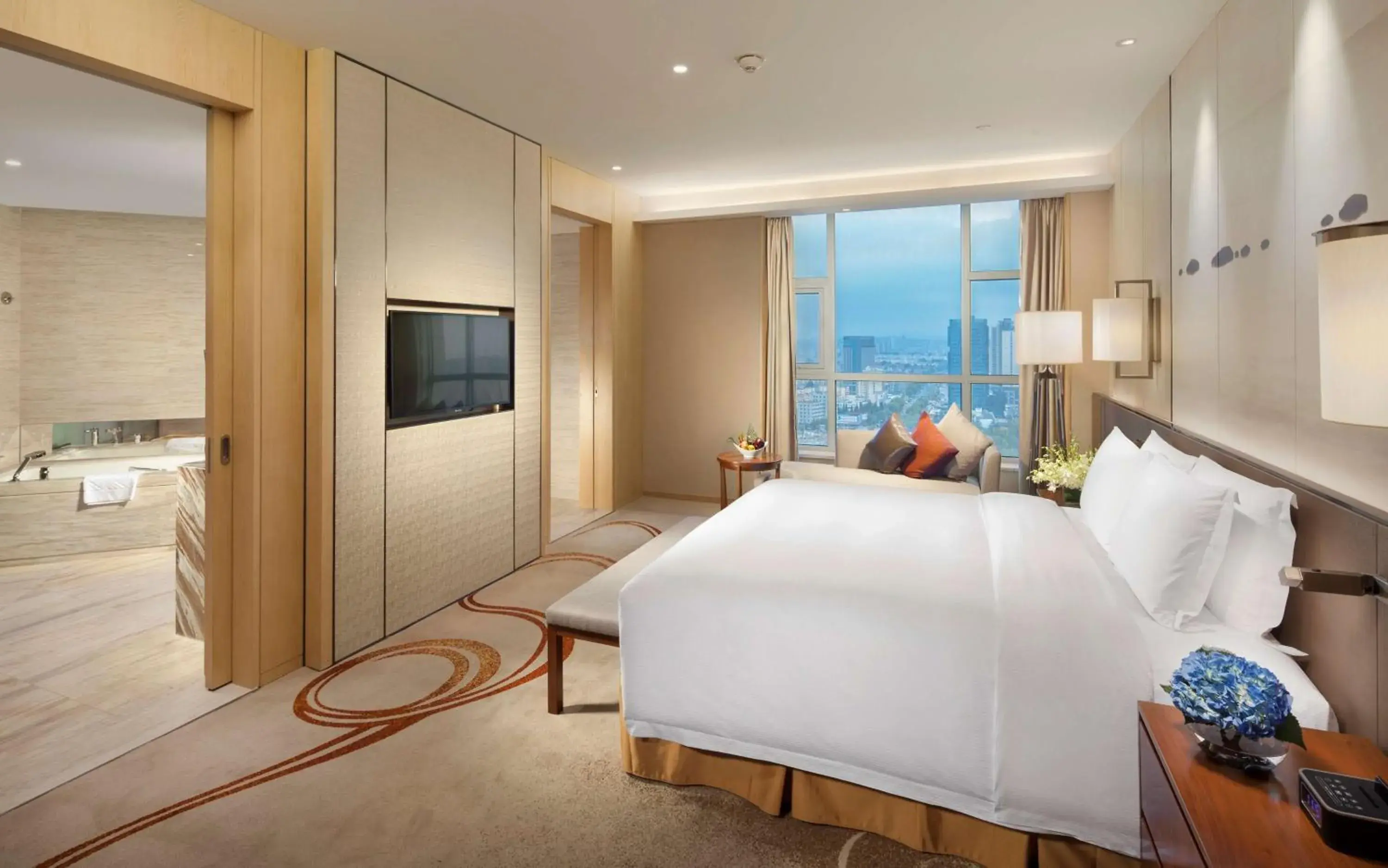 Bed in DoubleTree by Hilton Hotel Qingdao-Jimo Ancient City