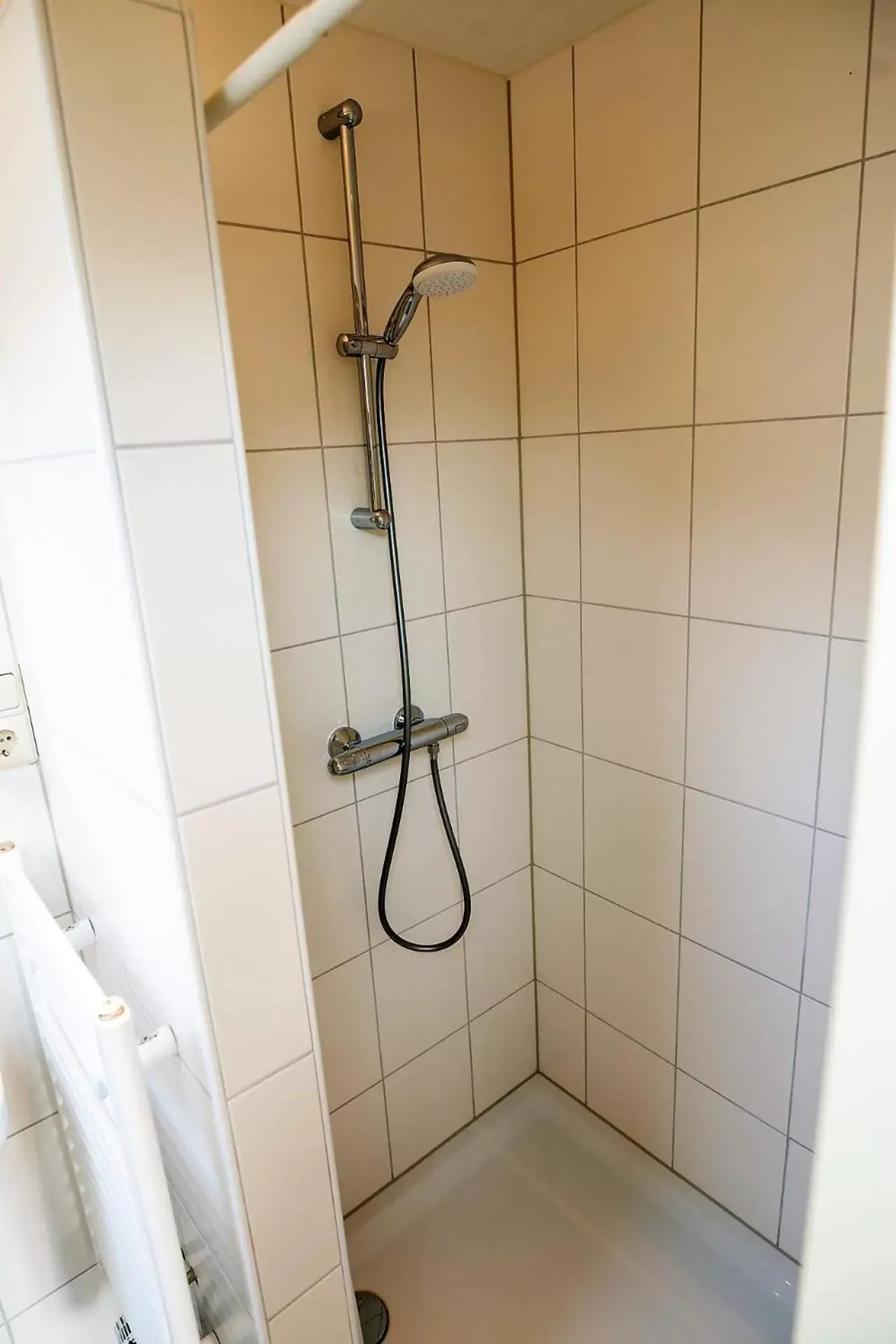 Shower, Bathroom in sport B&B De Veluwezoom