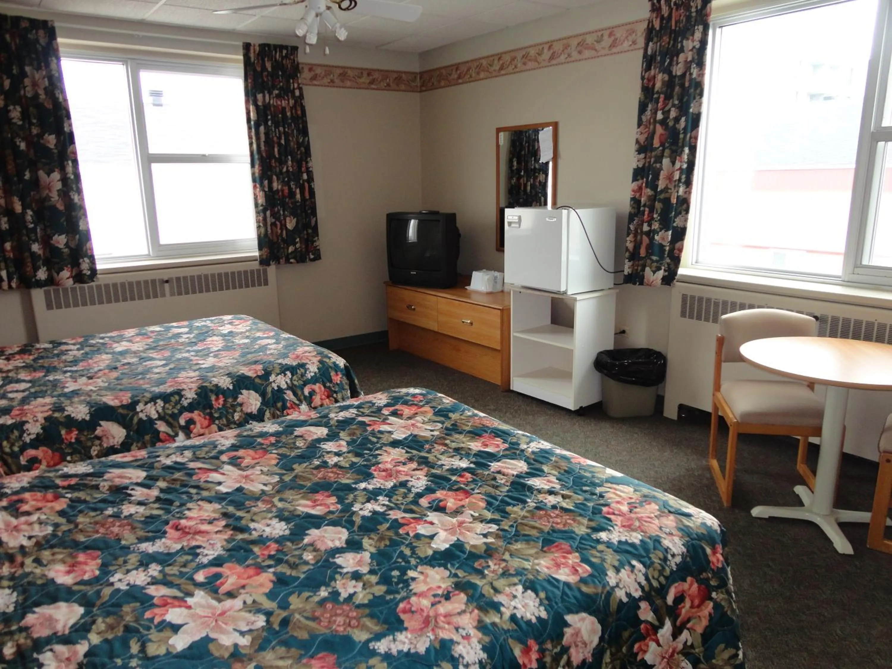 Photo of the whole room, Bed in Canadas Best Value Inn Kapuskasing