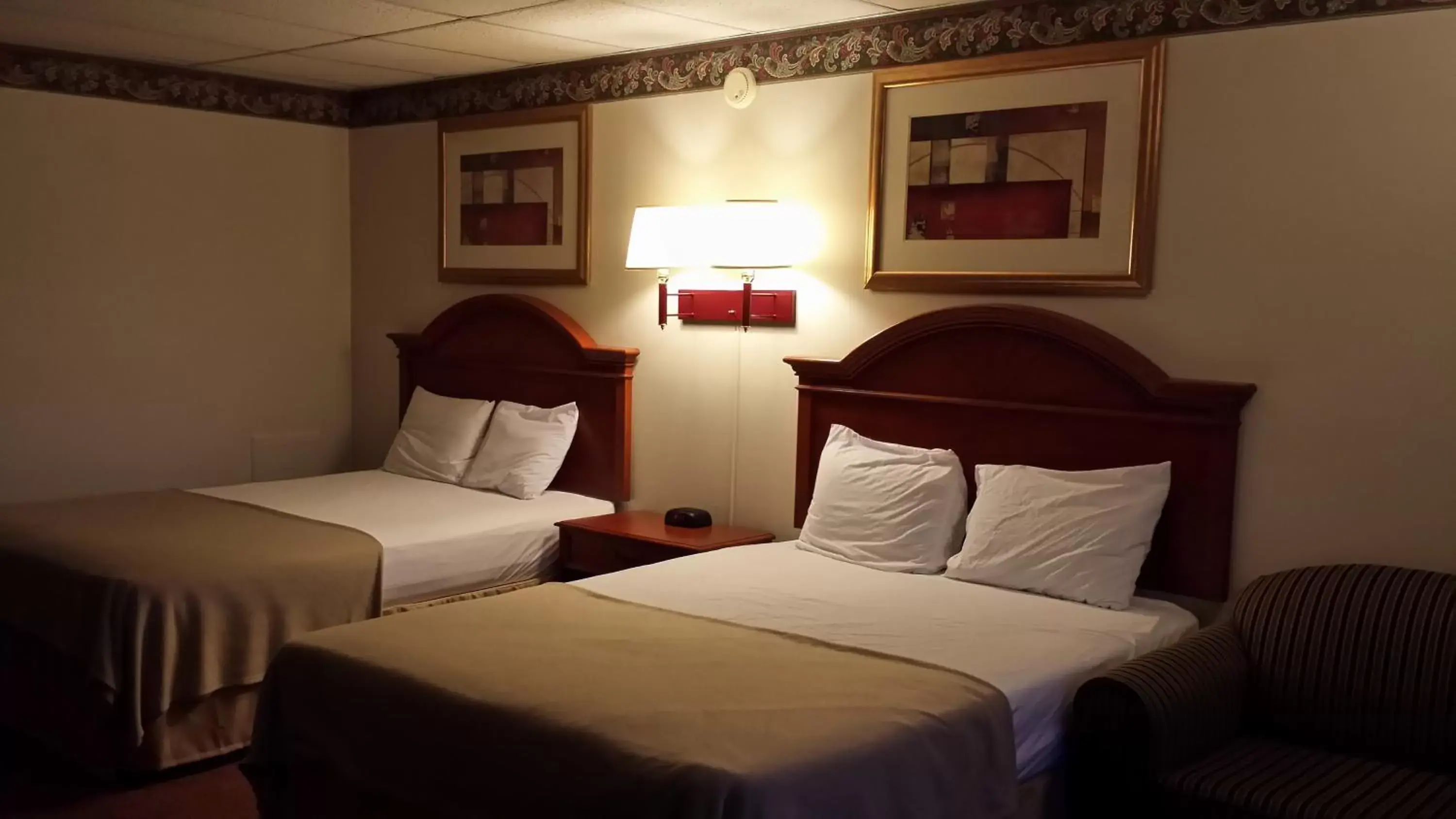 Bedroom, Bed in Americas Best Value Inn - Palmyra/Hershey