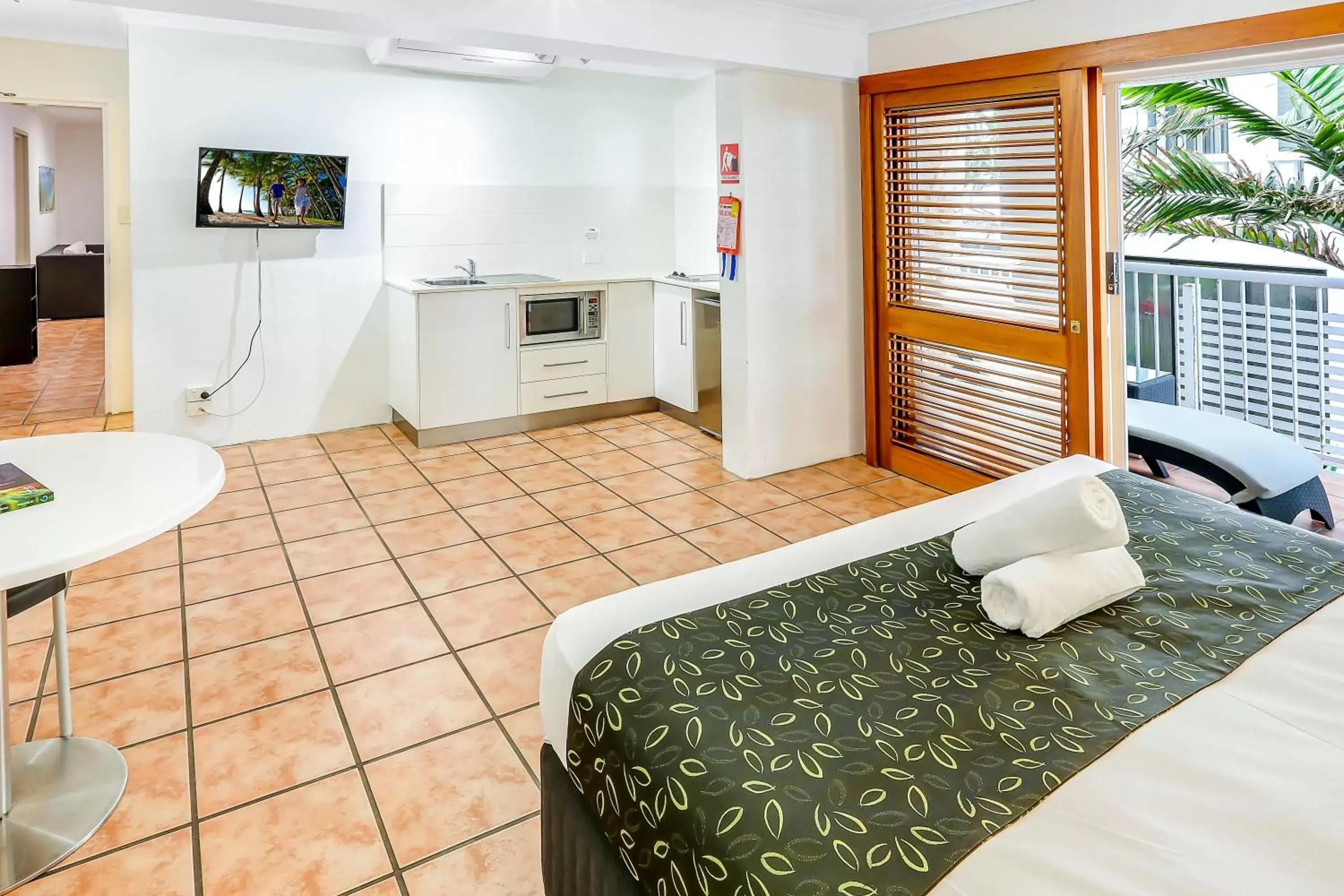 Bedroom, Bed in Paradise On The Beach Resort