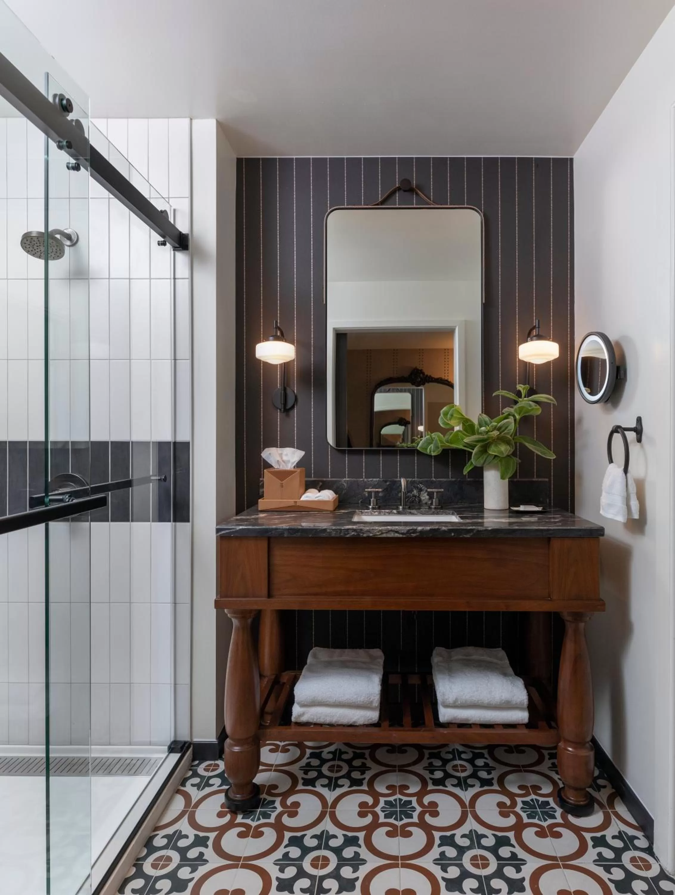 Shower in Estancia La Jolla Hotel & Spa