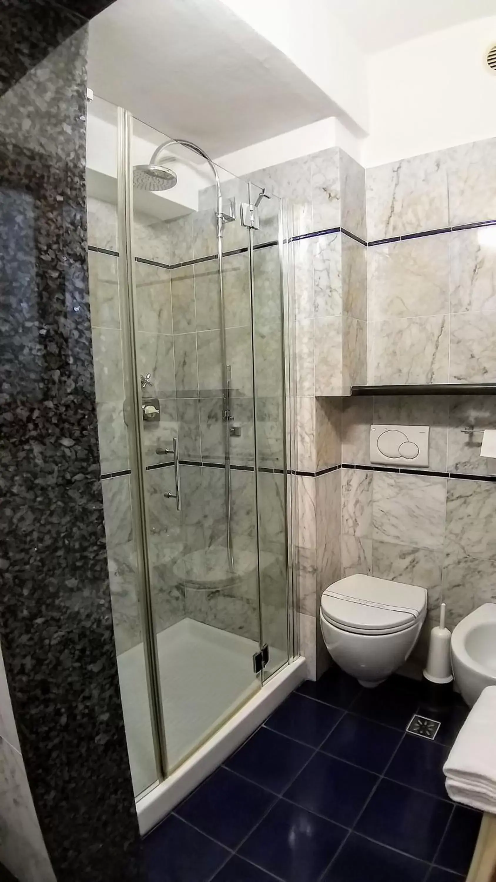 Bathroom in Hotel City