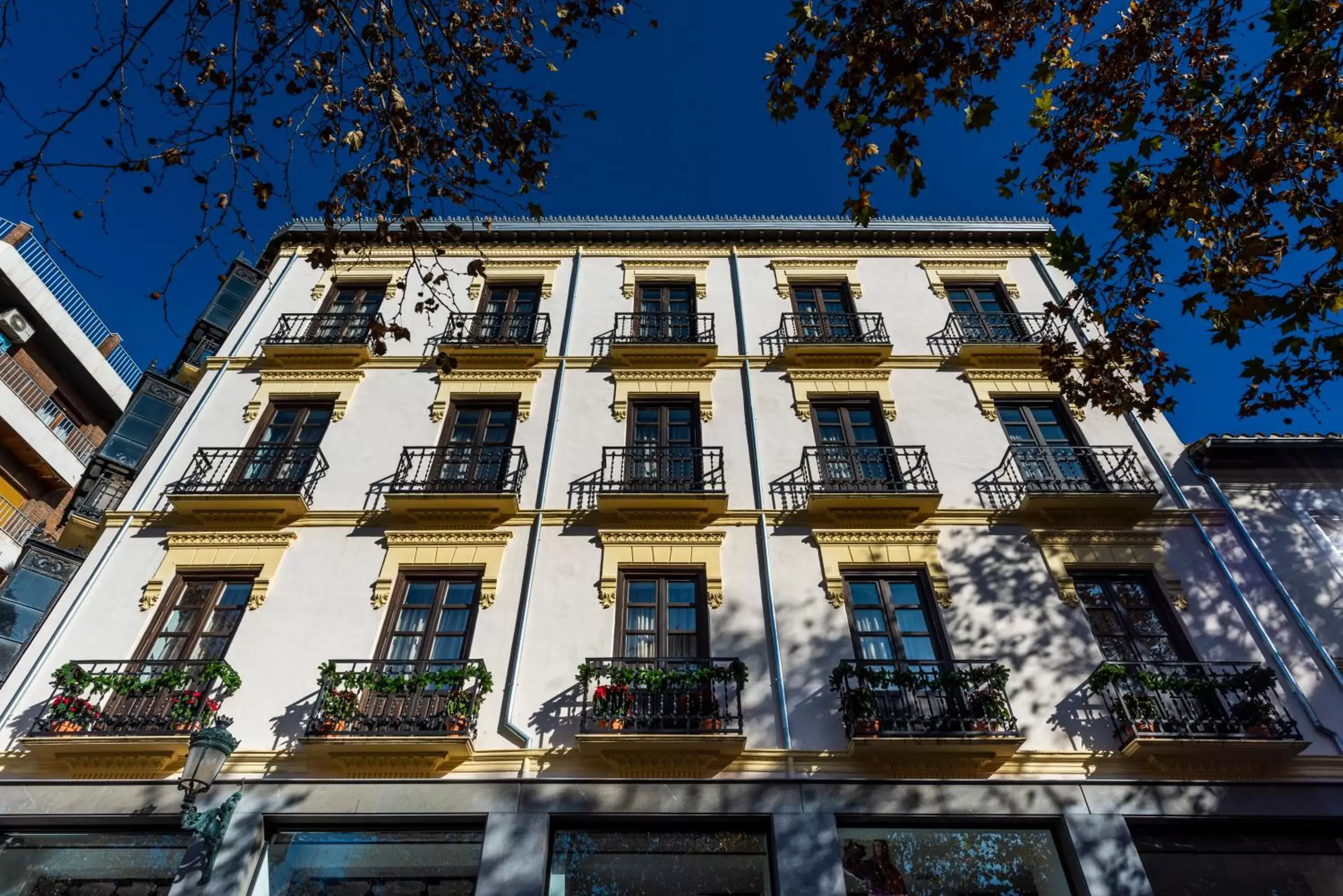 Facade/entrance, Property Building in La Casa de la Trinidad