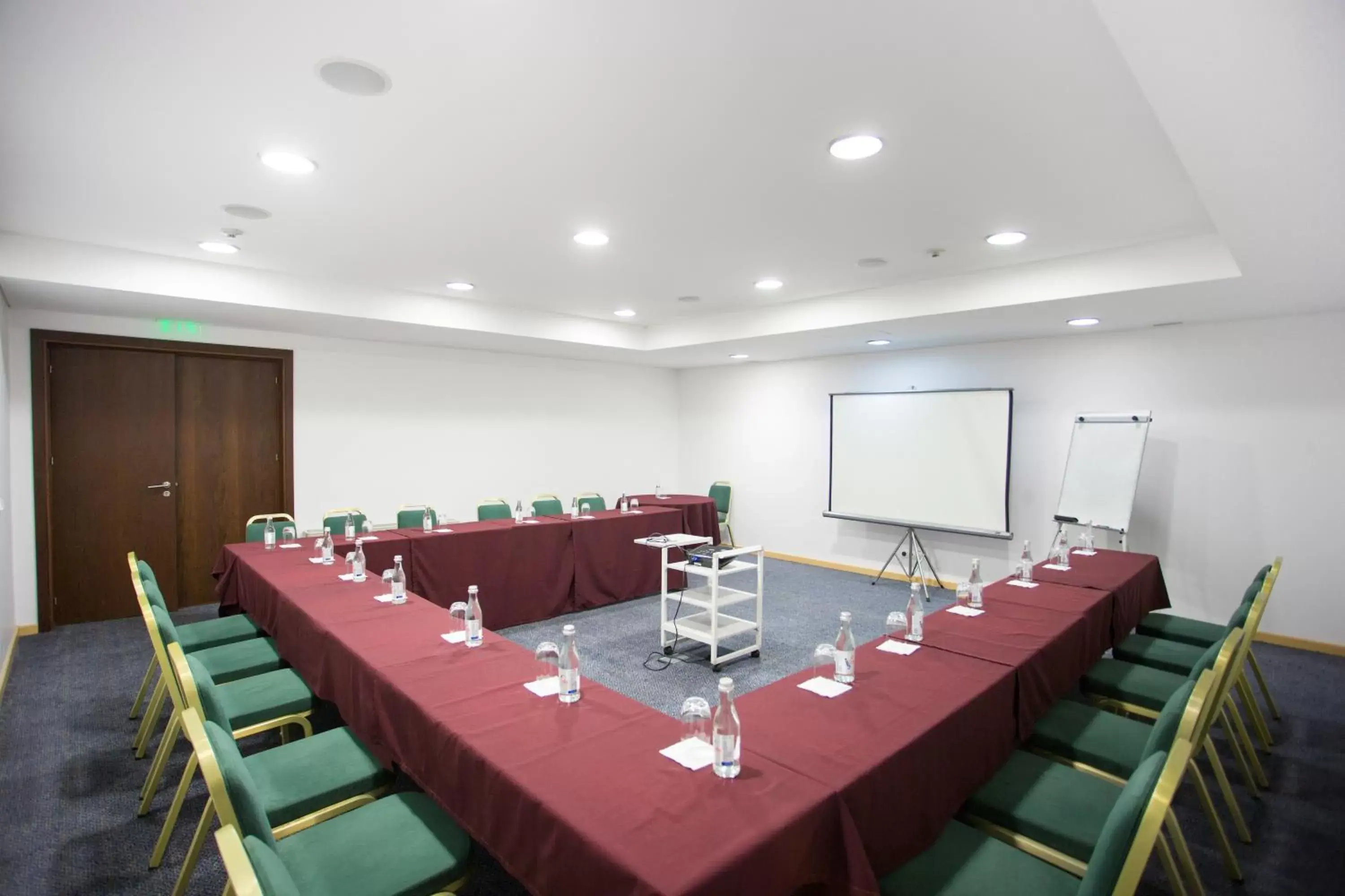 Business facilities in Antillia Hotel