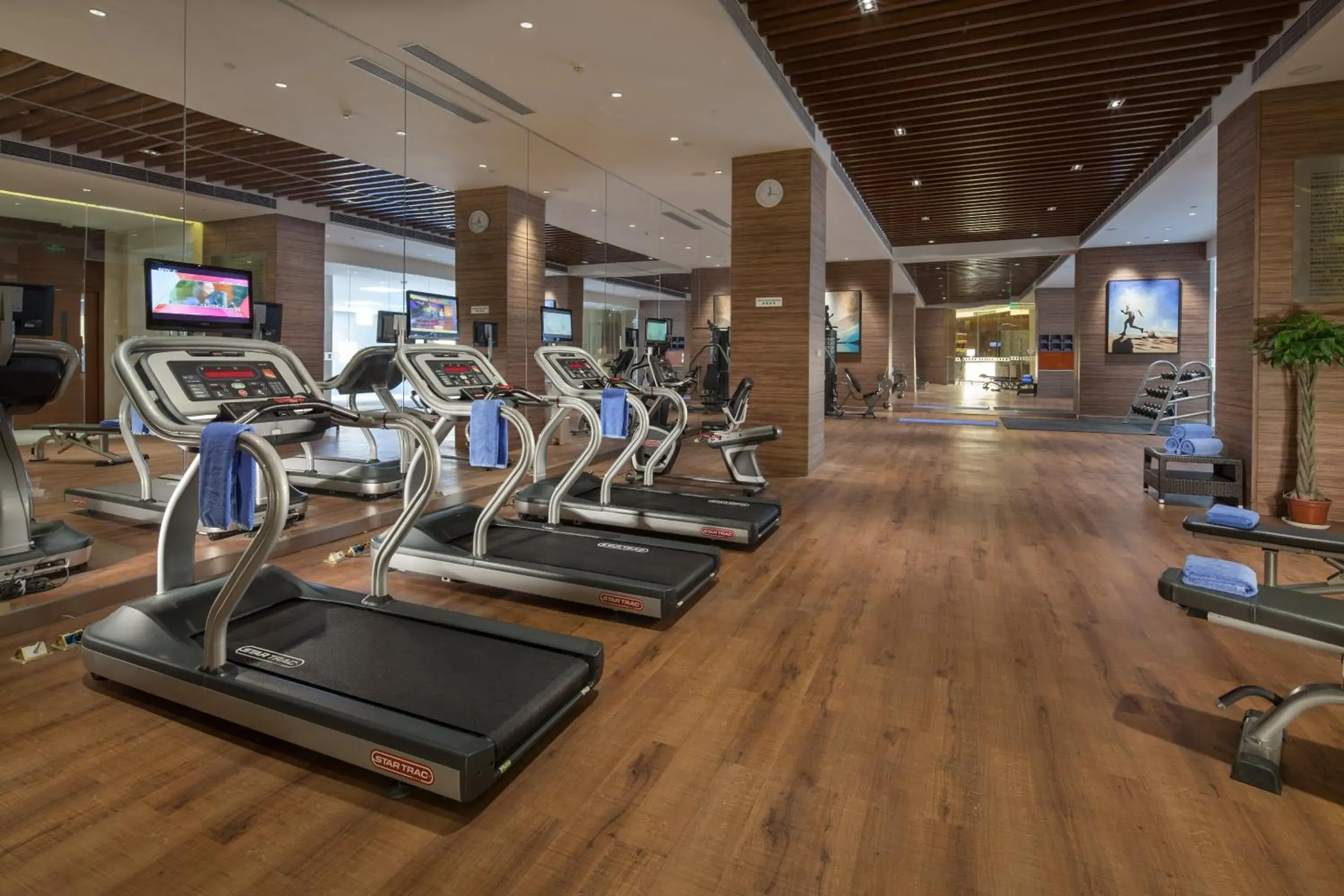 Fitness centre/facilities, Fitness Center/Facilities in Holiday Inn Qingdao Expo, an IHG Hotel