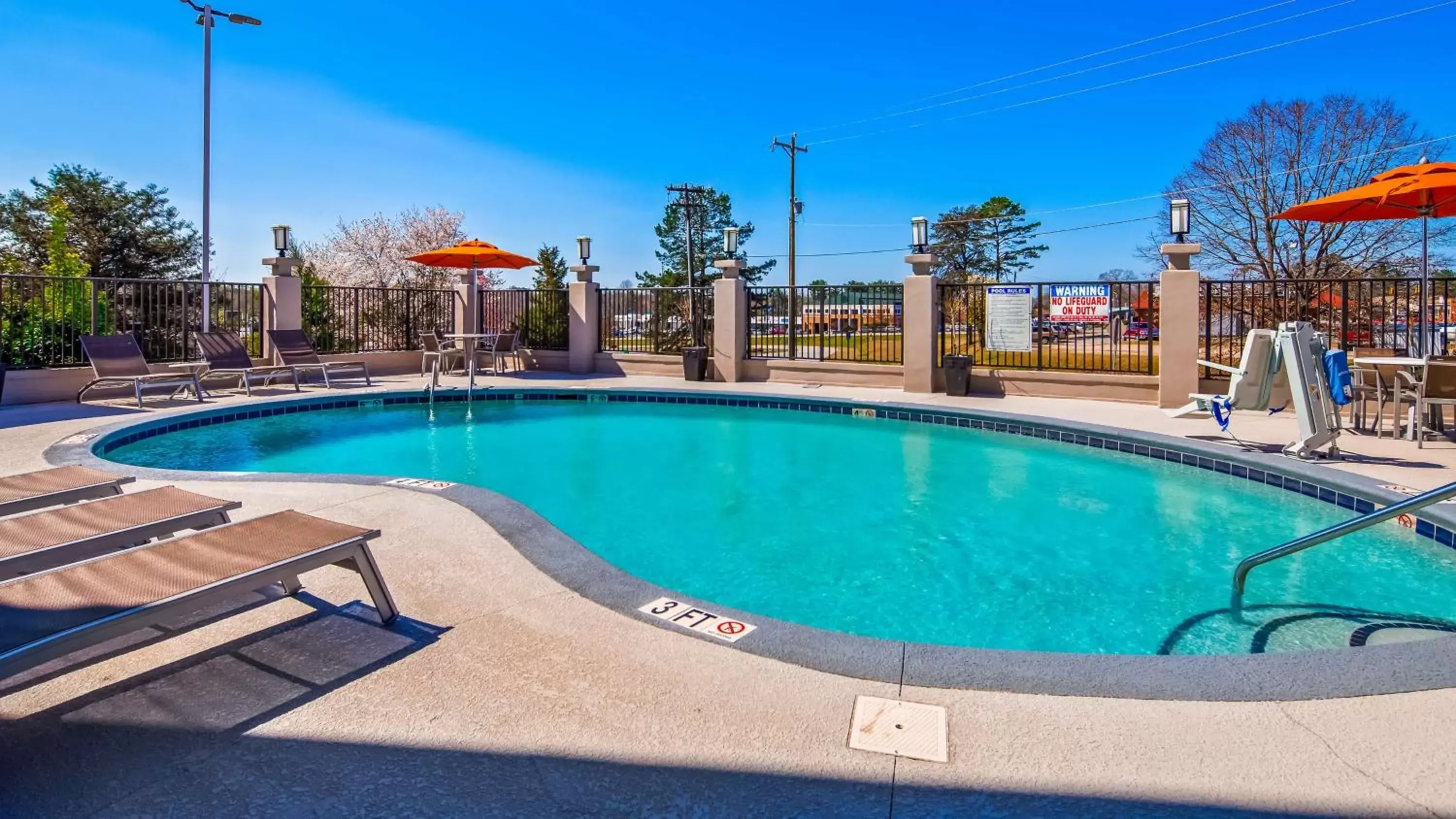 On site, Swimming Pool in Best Western Travelers Rest/Greenville