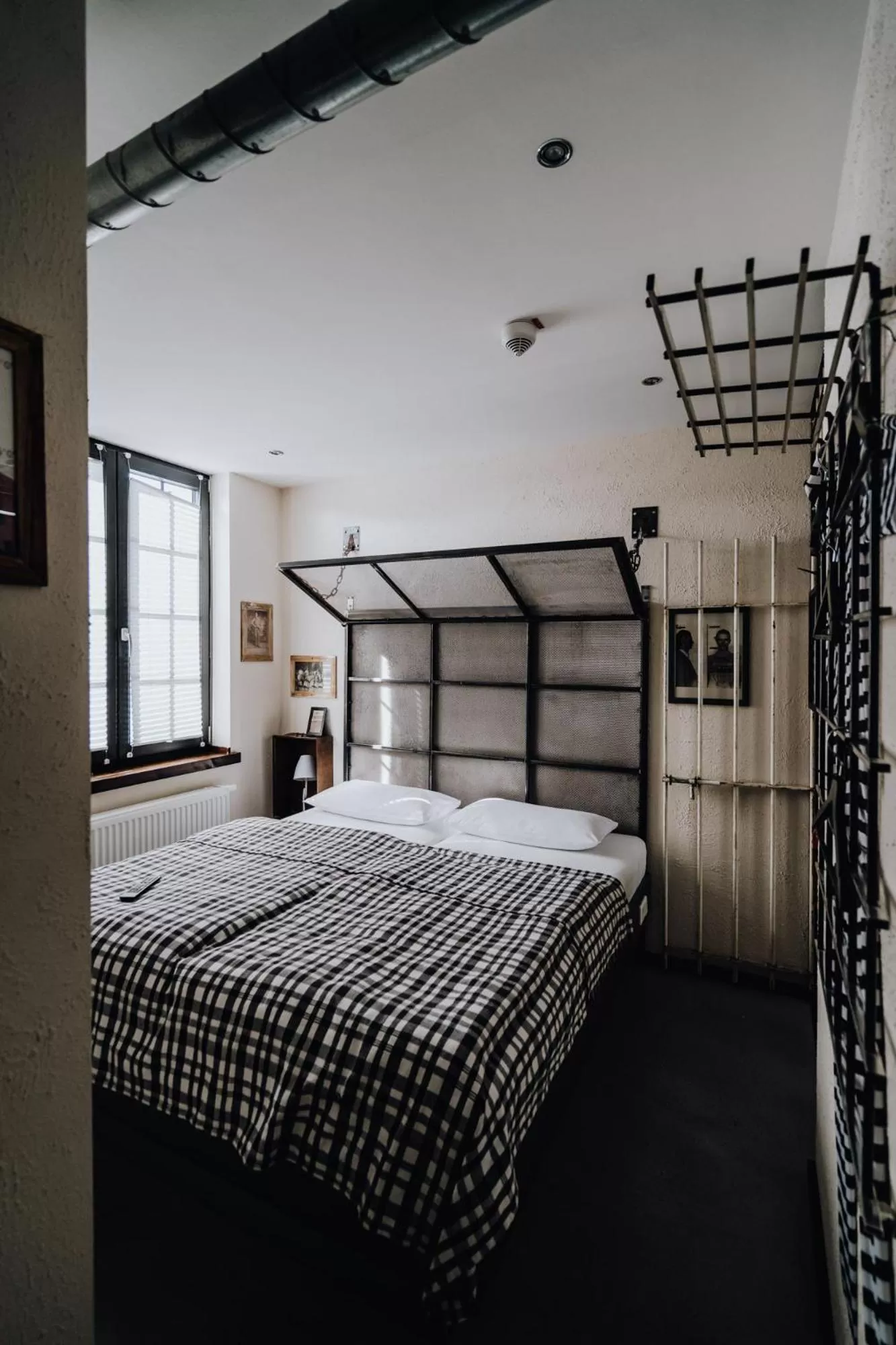 Bed in Road Stop Wuppertal