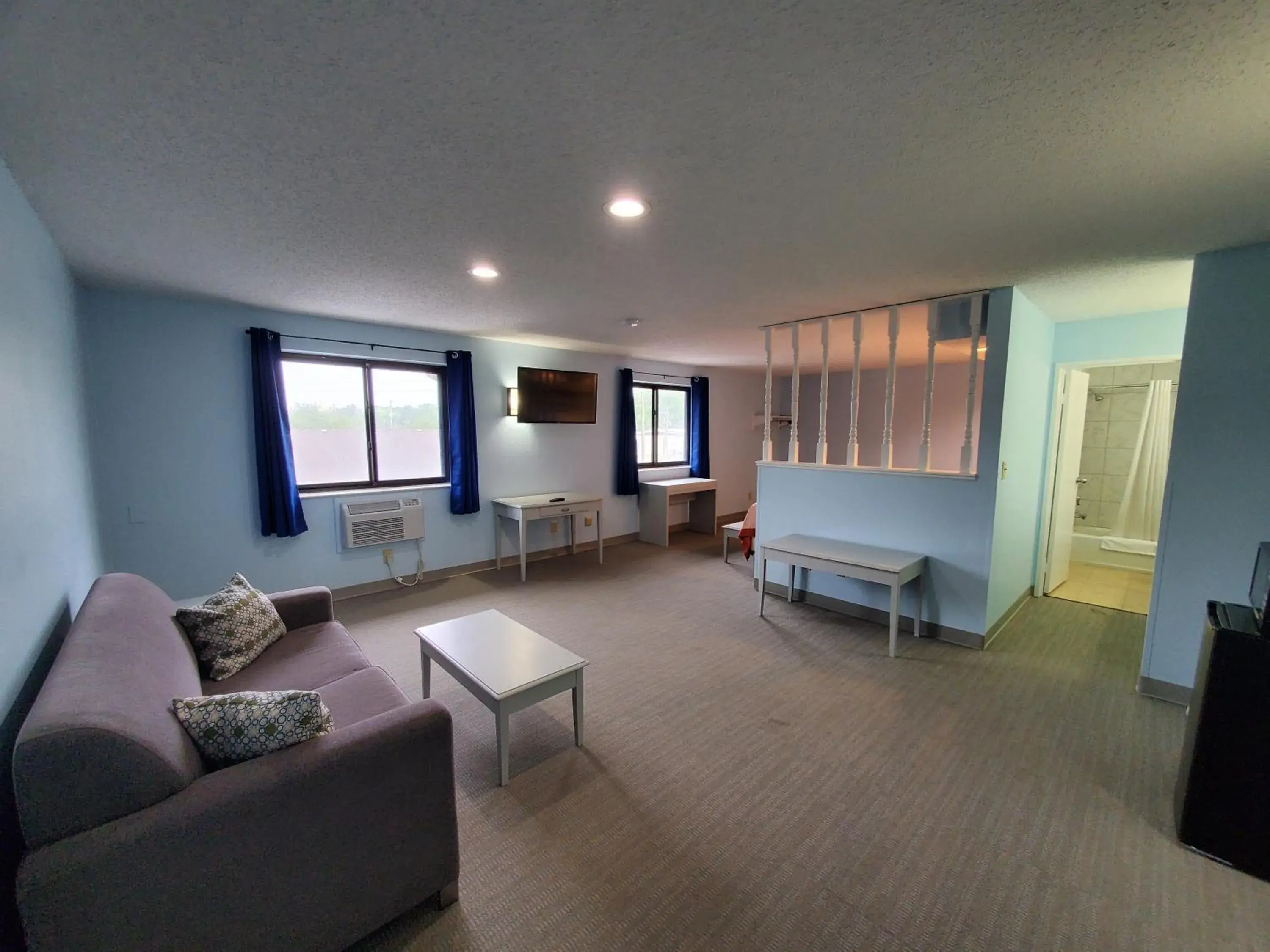 Living room, Seating Area in Coastal Inn & Suites