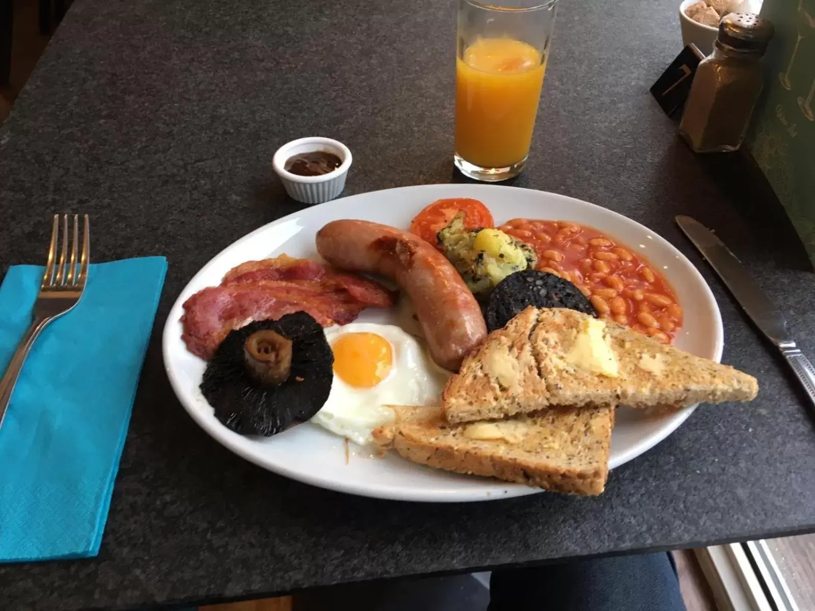 Breakfast, Food in Pickfords Hotel