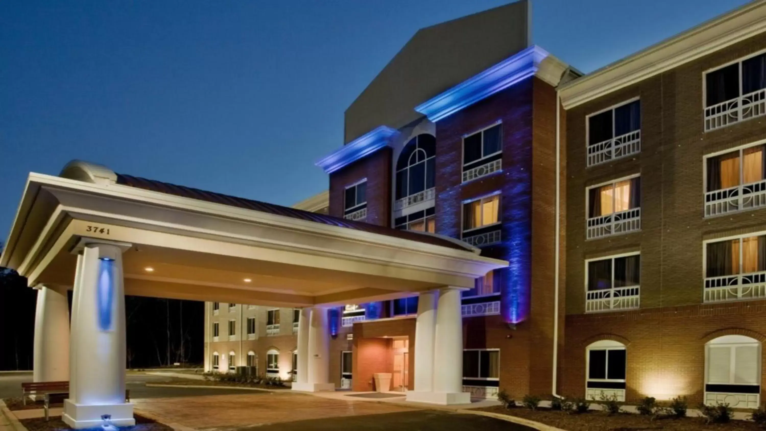 Property Building in Holiday Inn Express Hotel Raleigh Southwest, an IHG Hotel