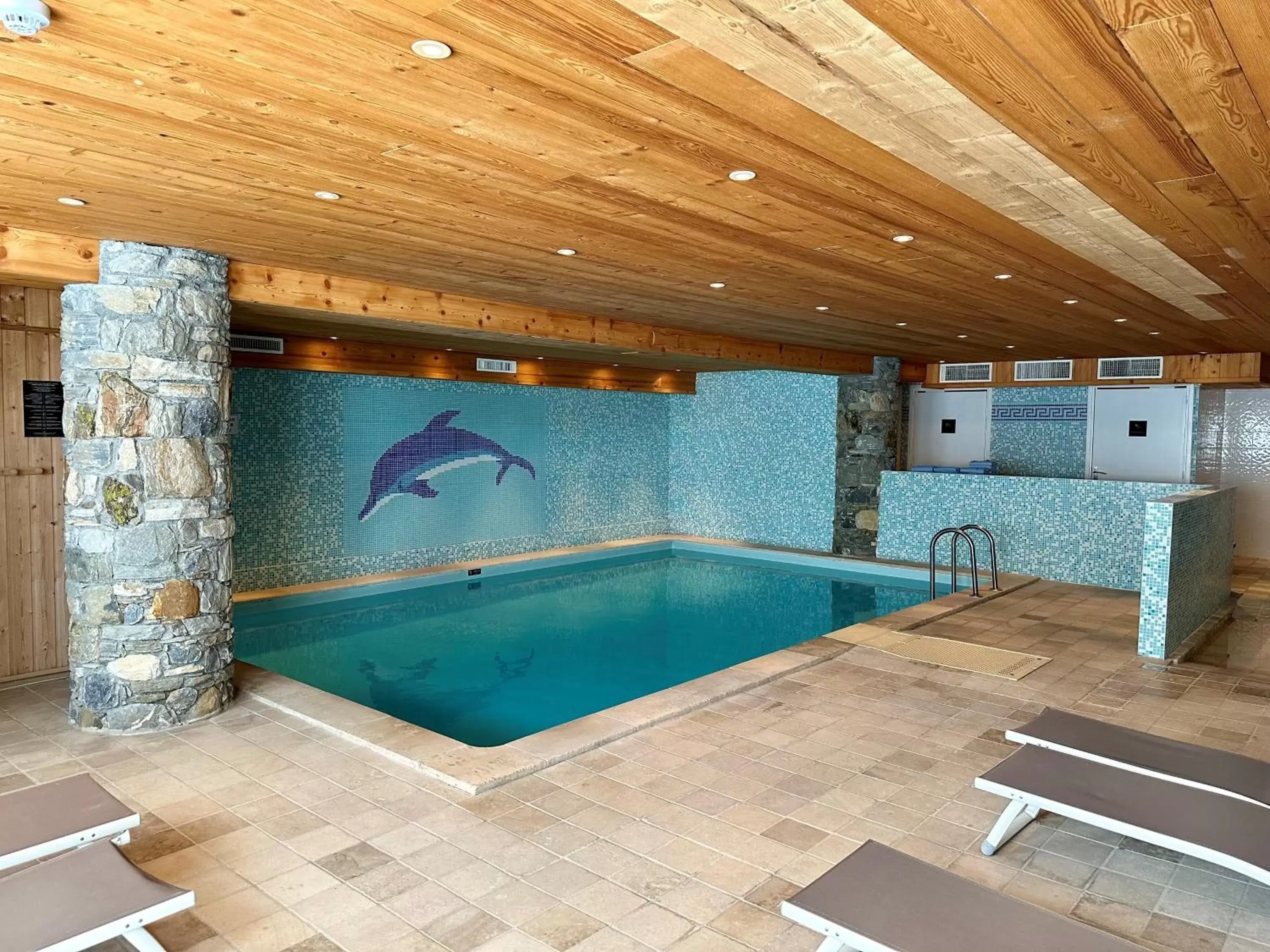 Sauna, Swimming Pool in Hôtel L'Aigle du Montana by Les Etincelles