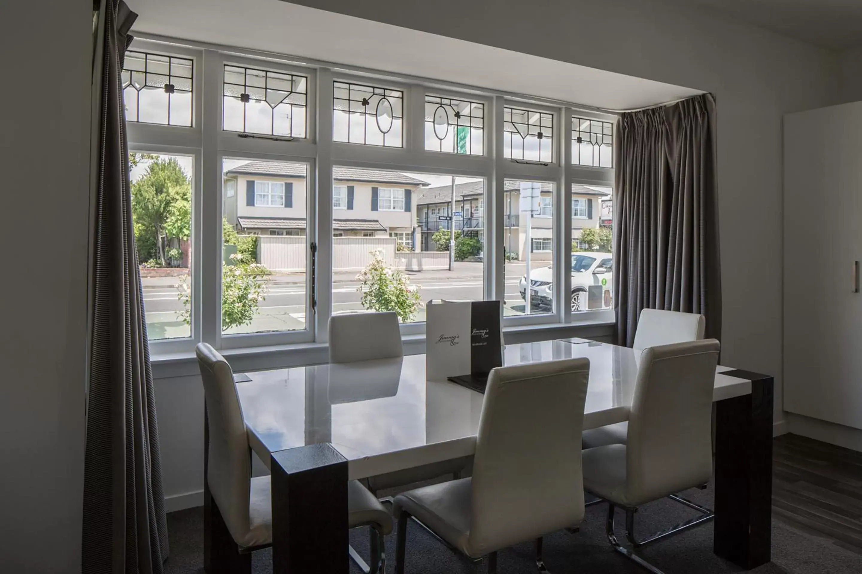 Dining Area in Pavilions Hotel