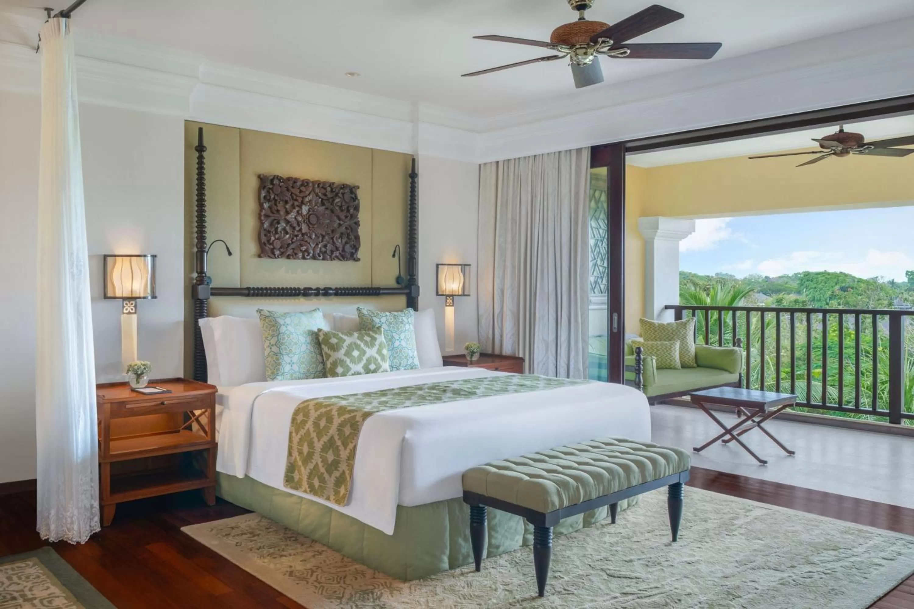 Photo of the whole room, Bed in The St. Regis Bali Resort