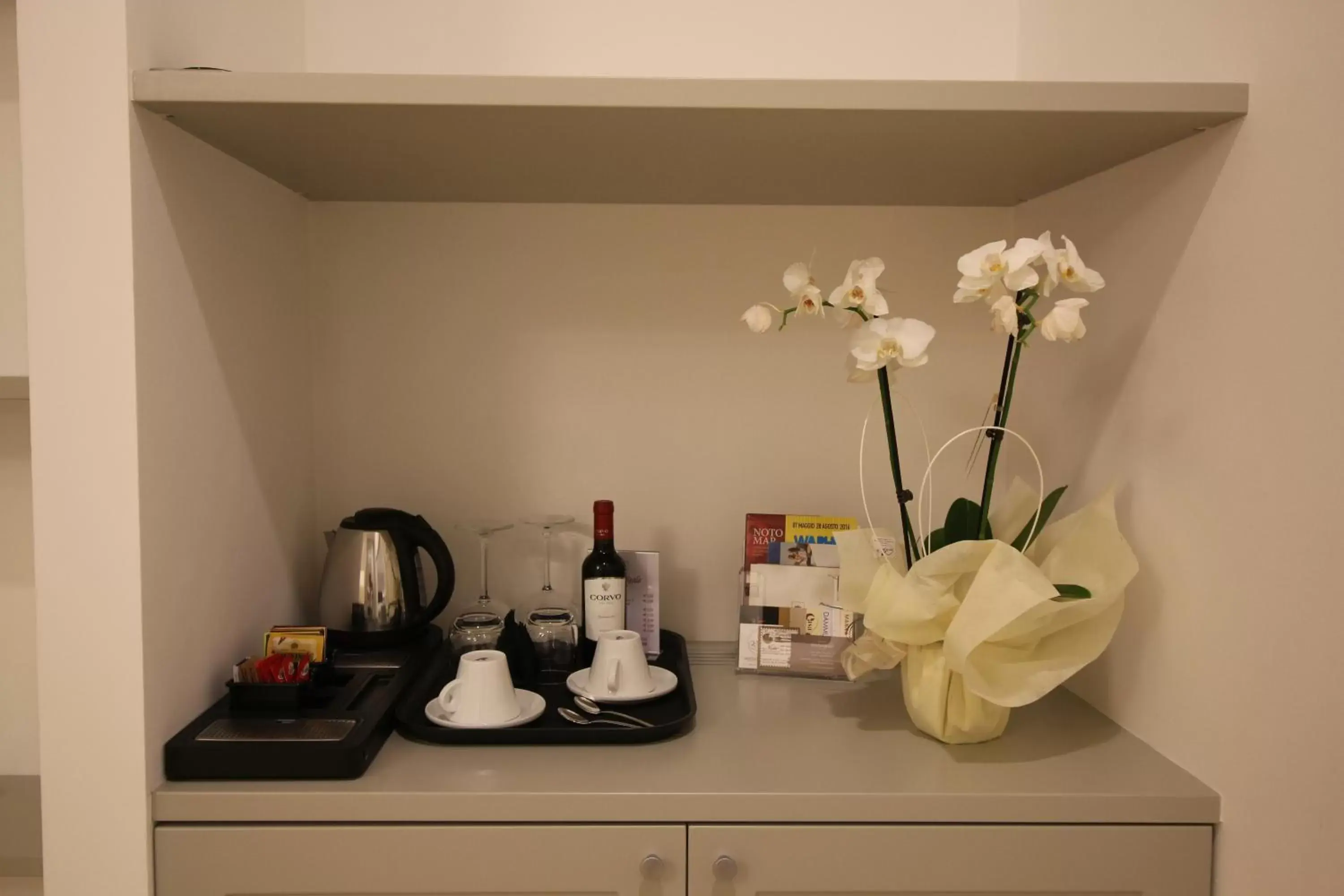 Coffee/tea facilities in Hotel Porta Reale