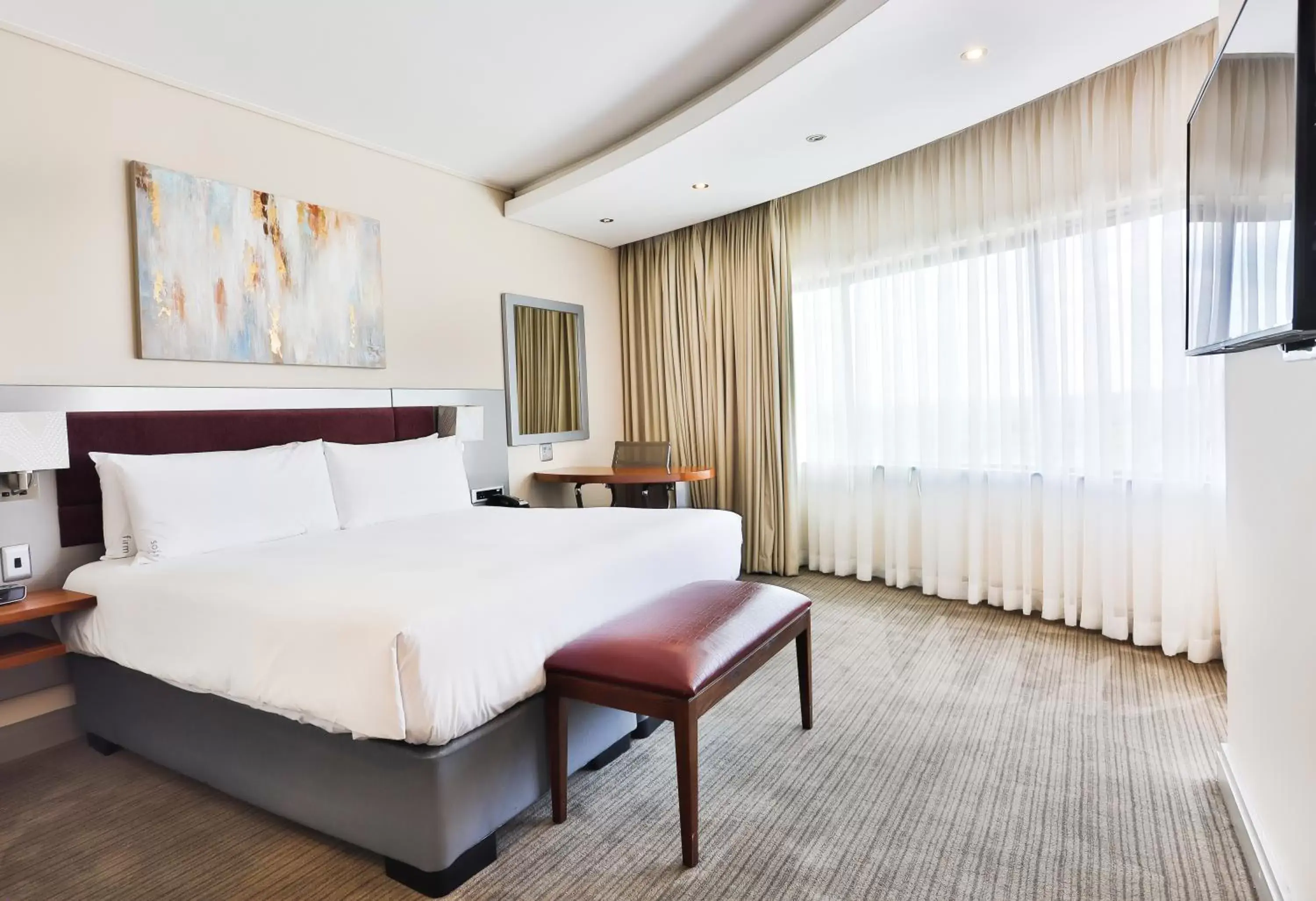 Property building, Bed in Holiday Inn Johannesburg-Rosebank, an IHG Hotel