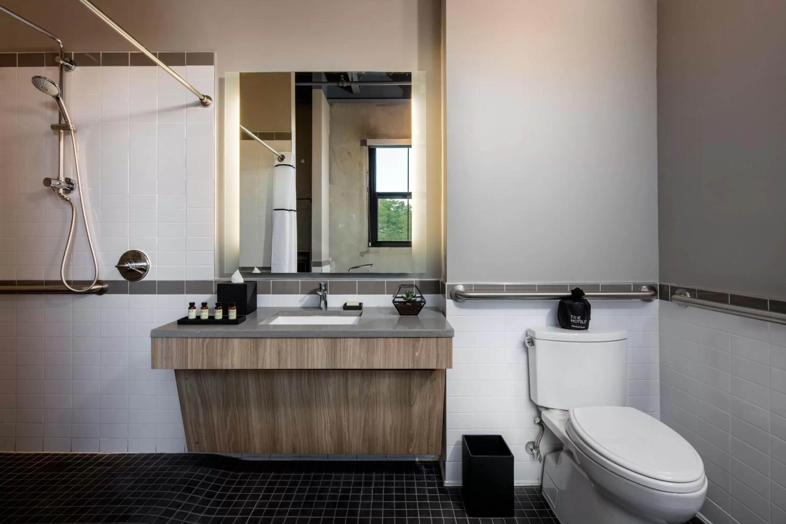 Shower in Hotel Nyack, a JdV by Hyatt Hotel