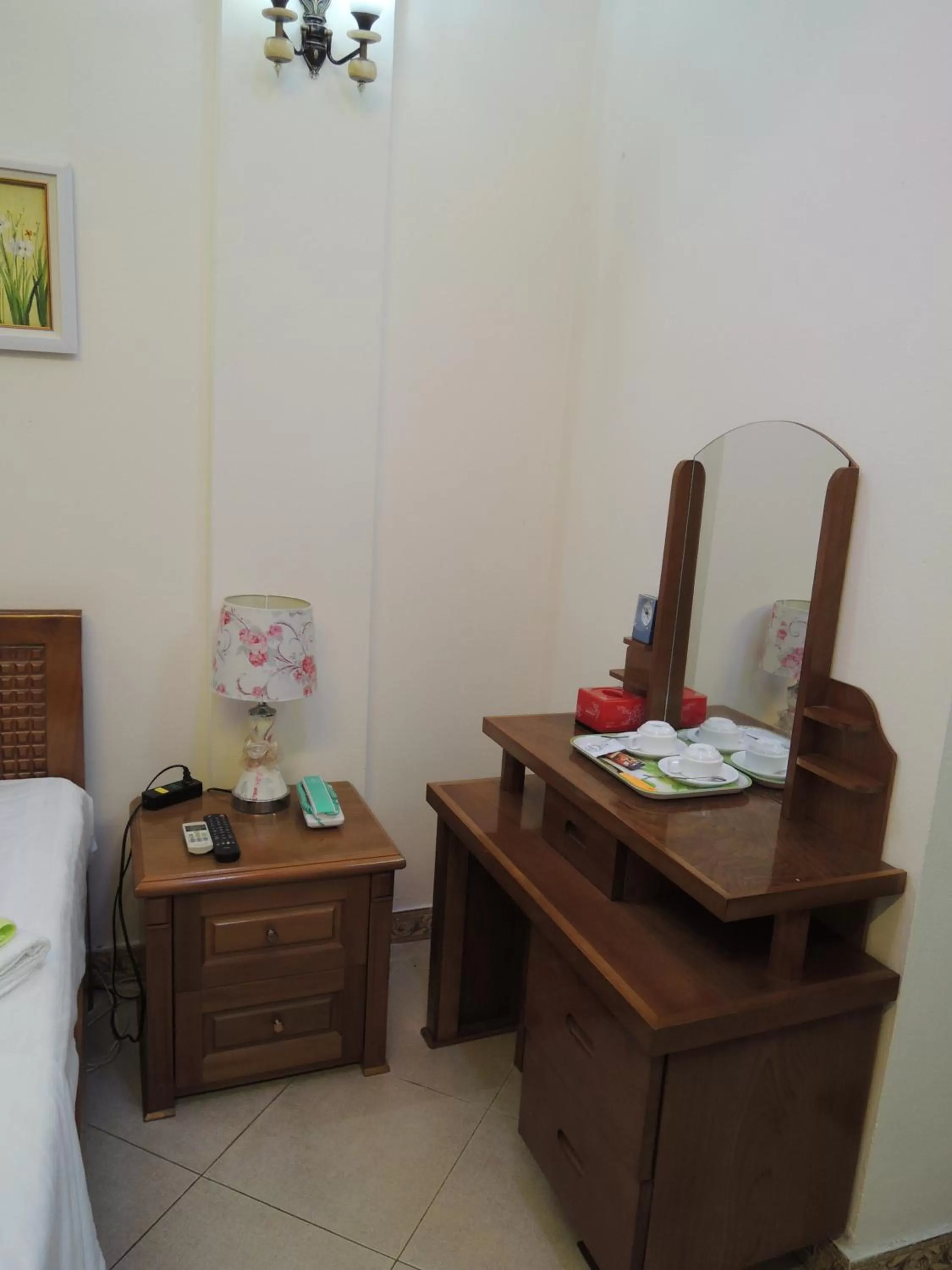 Photo of the whole room, Bed in Hanoi Ecogreen Hostel