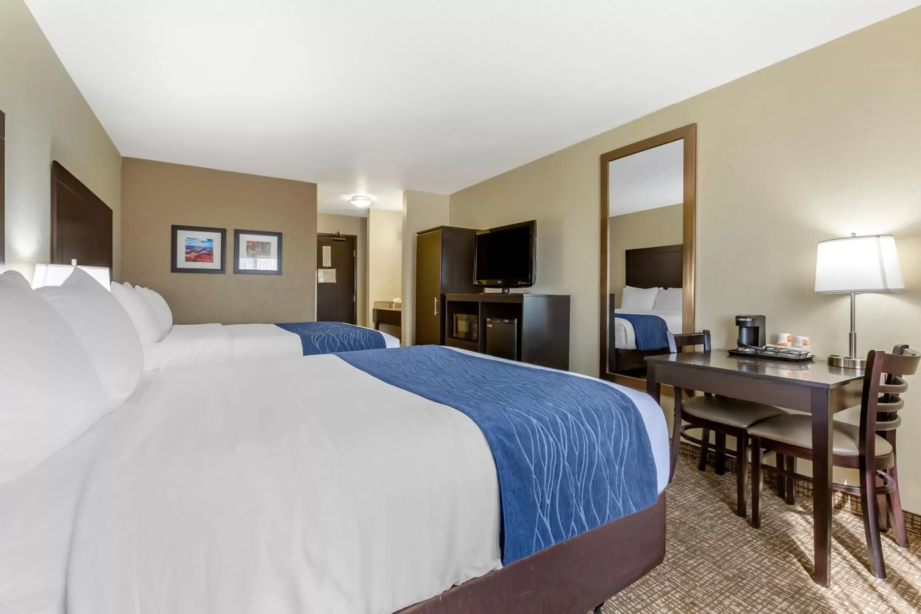 Standard Queen Room with Two Queen Beds in Comfort Inn & Suites Surprise Near Sun City West