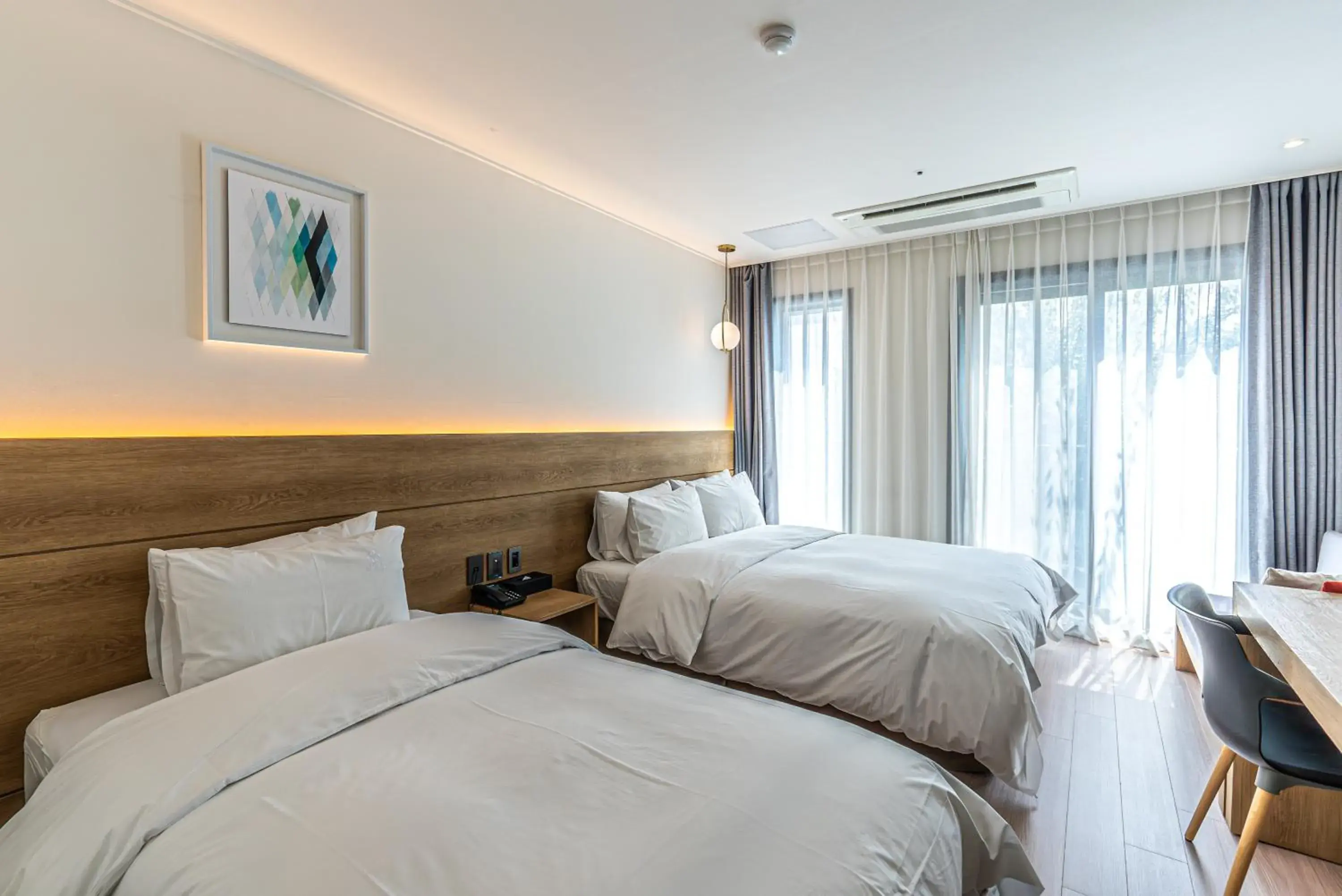 Superior Twin Room in Hotel The Grang Jungmun Superior Twin Room in Hotel The Grang Jungmun