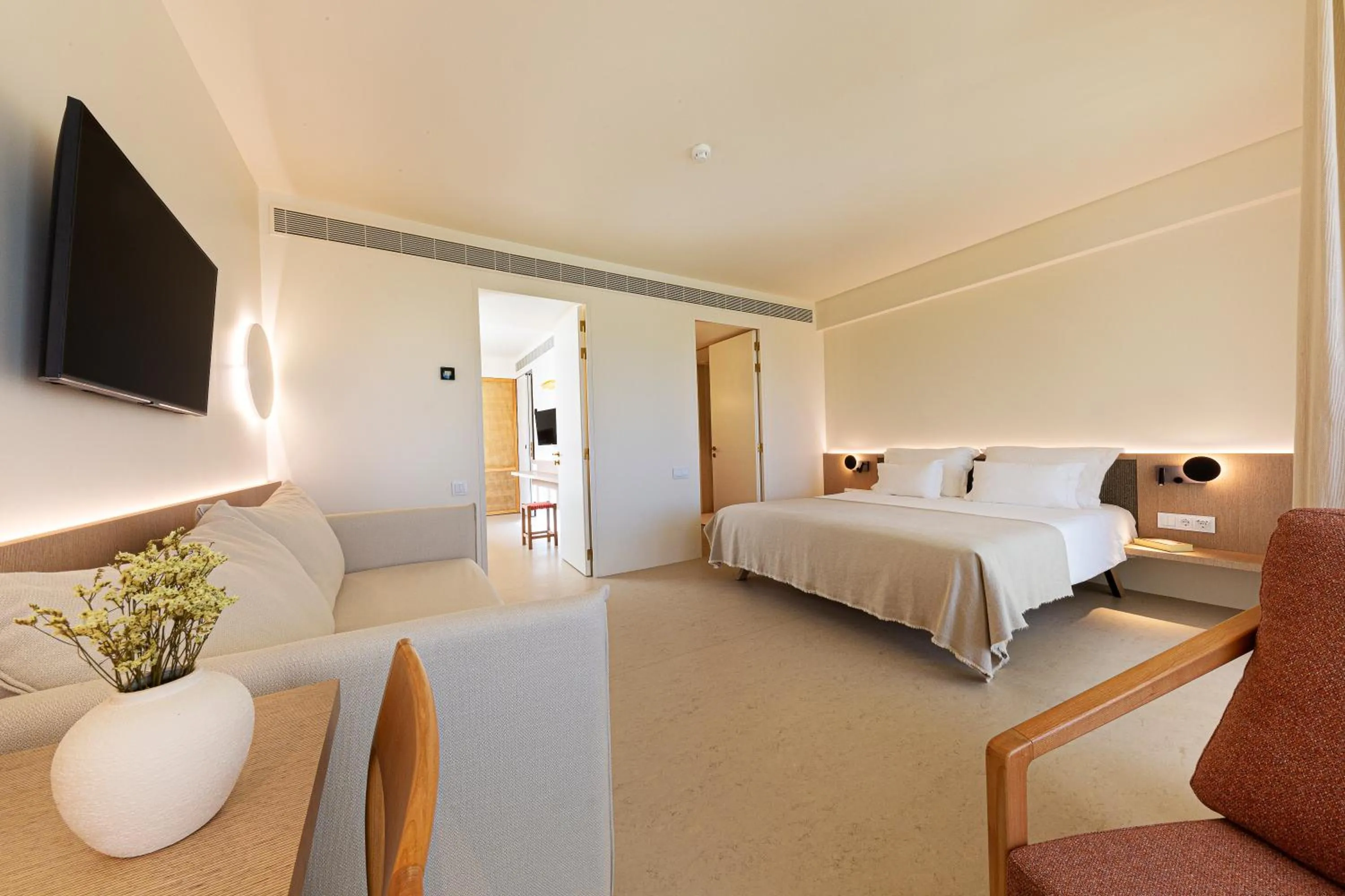 Communal lounge/ TV room, Bed in OZADI Altura Beach Resort - Eurotel Altura