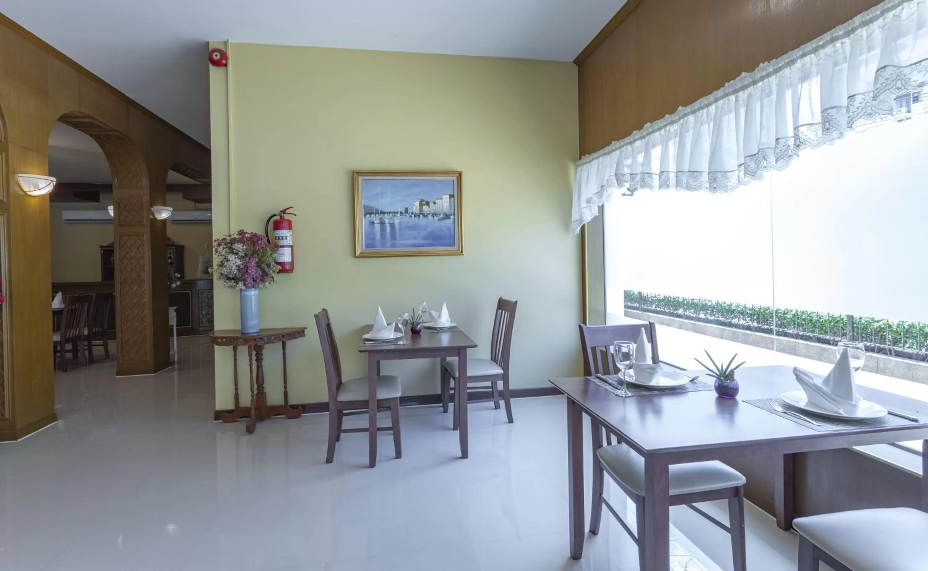 Restaurant/places to eat in Sabai Inn